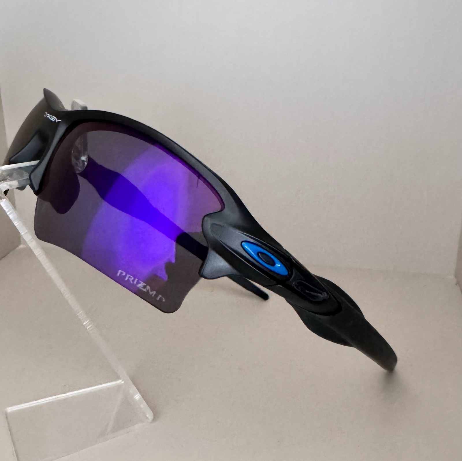 Brand new Oakley FLAK 2.0 XL sunglasses / polished black frame, purple PRIZM len