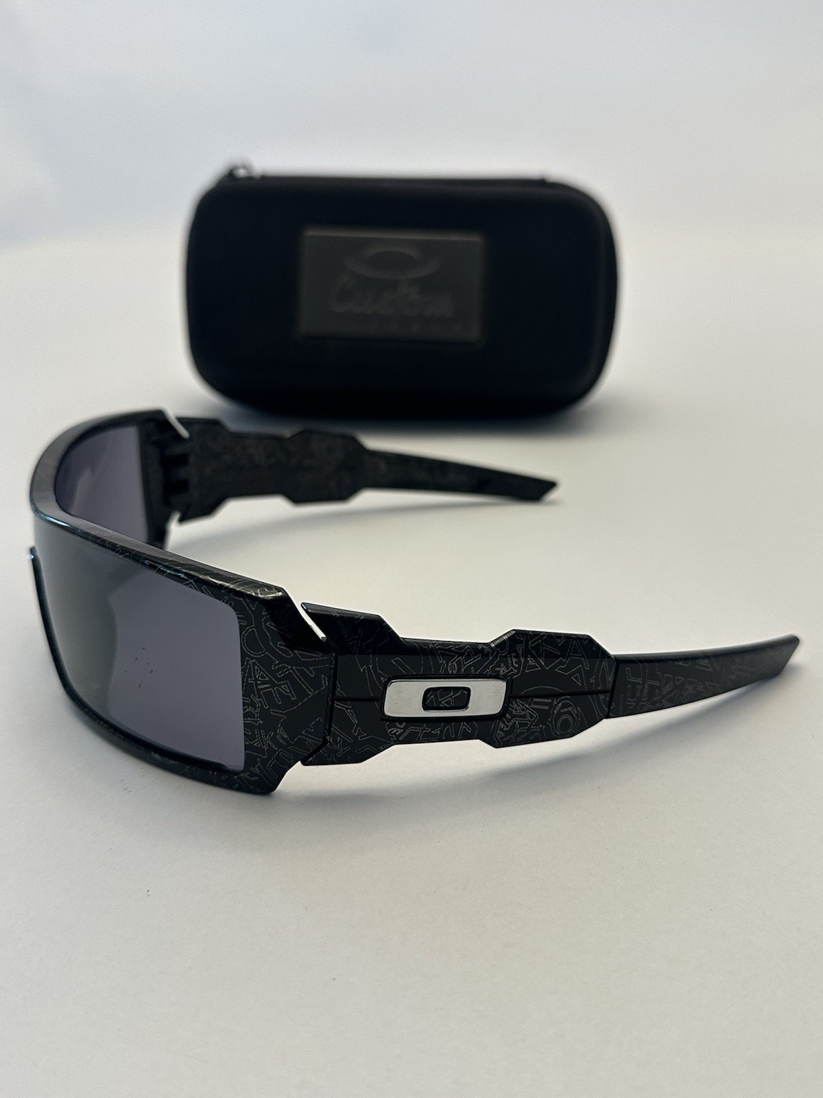 Oakley Oil Rig II Polished Black / Silver Ghost