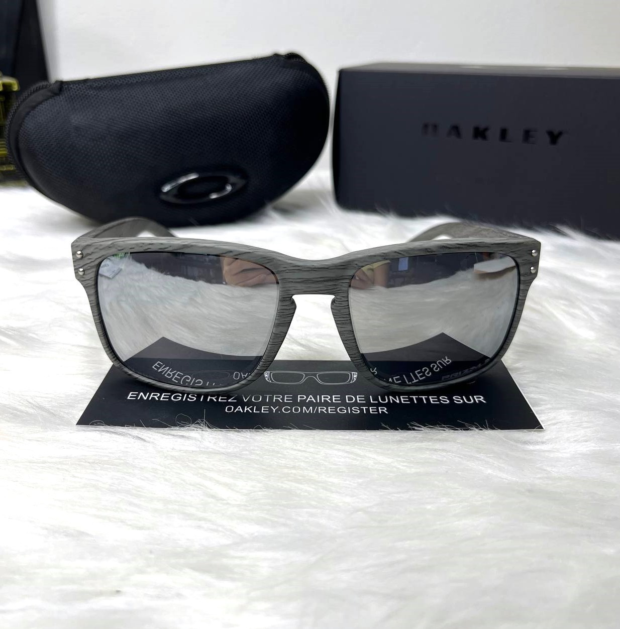 Oakley Holbrook Sunglasses Grey Woodgrain Frame Prizm Silver Polarized Lens New