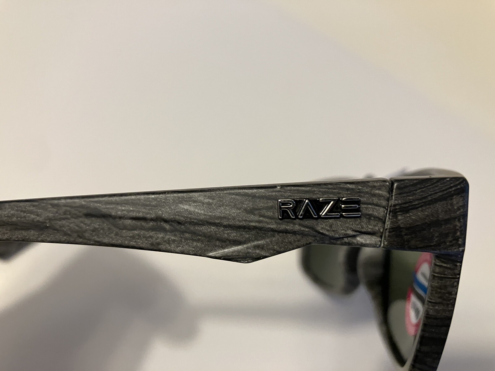 RAZE Eyewear Sunglasses Castaway Gray Wood grain Mirrored 29325 WM129