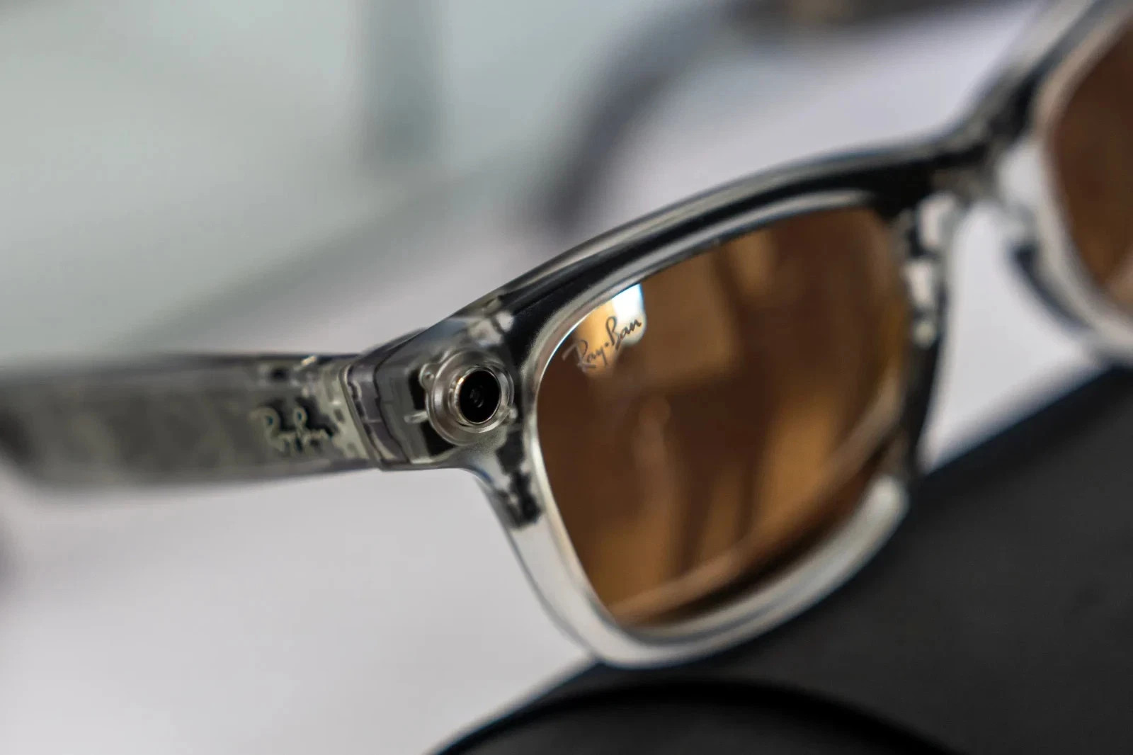 SEALED Ray-Ban Meta Wayfarer Ltd Ed Matte Transparent / BROWN MIRROR GOLD