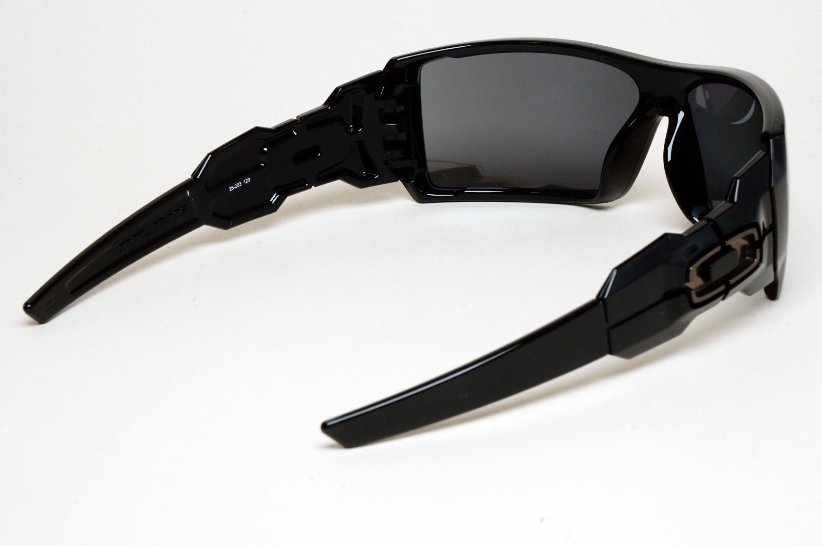 Oakley Sunglasses Polarized Oil Rig Black Polished Iridium Glossy OO 9081 26-203