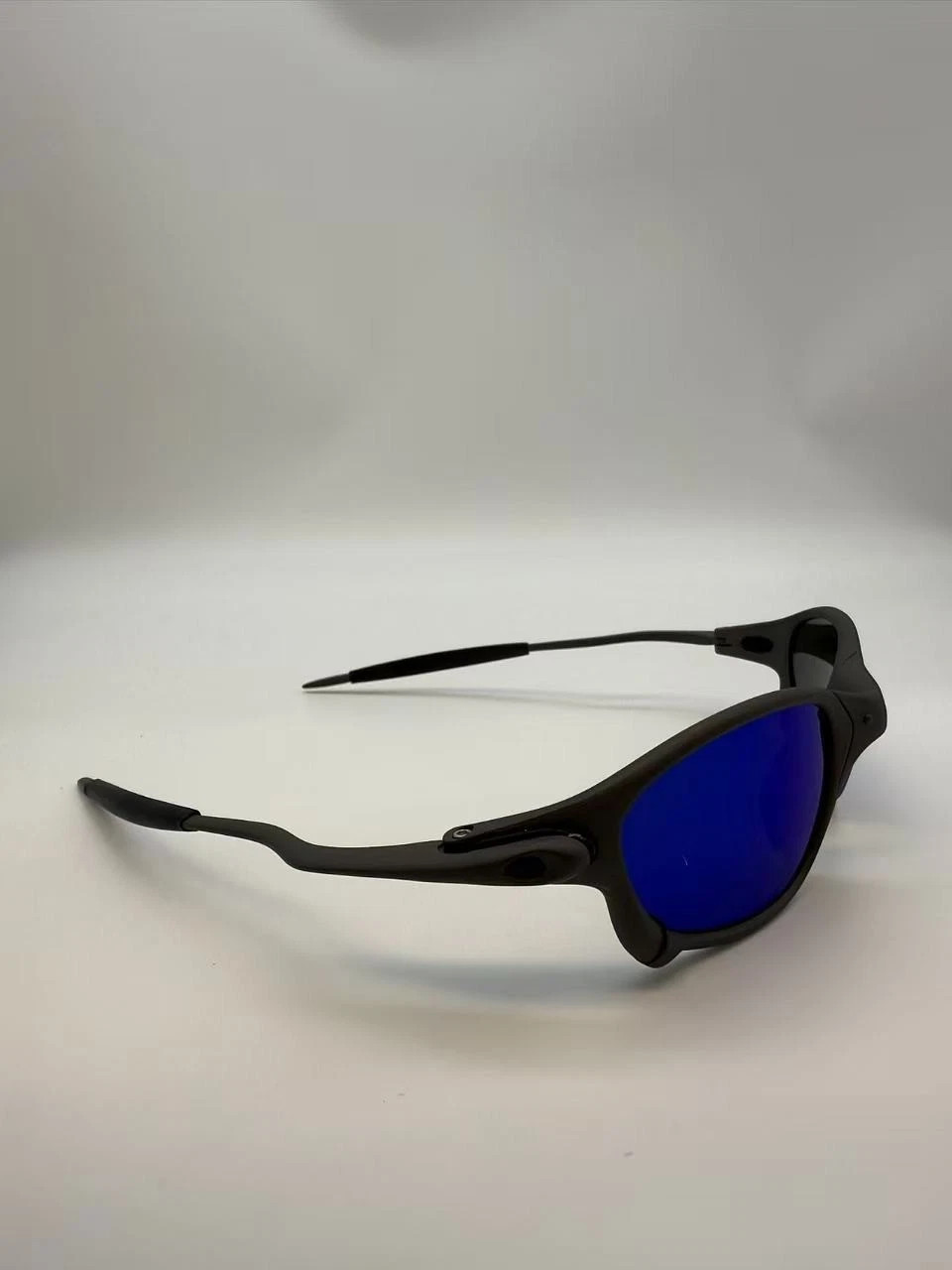 Oakley Juliet 2.0 X-Metal Ruby Blue Polarized Sunglasses Gray Frame