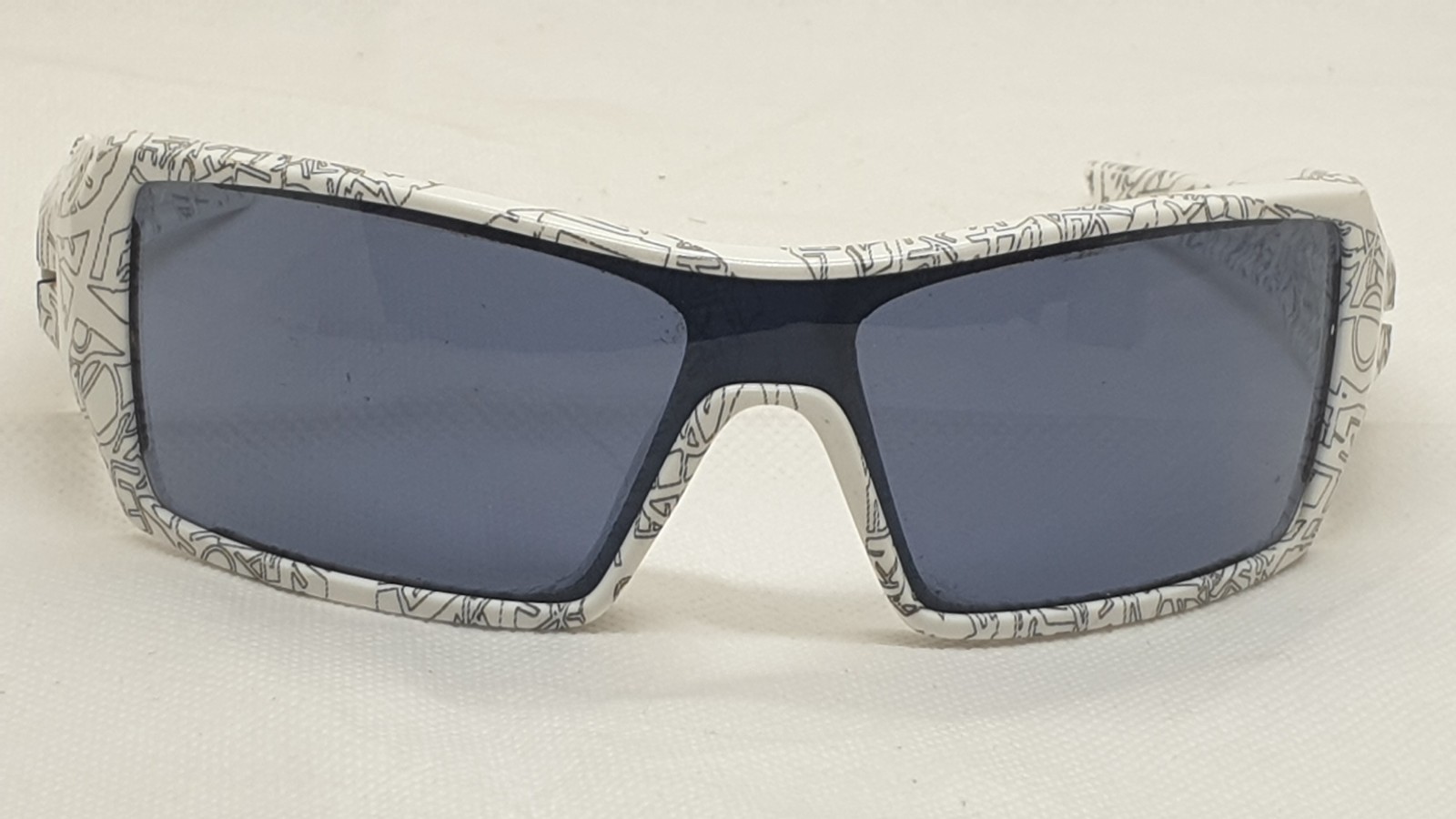Oakley Oil Rig Sunglasses “Frame” 03-461 Printed Black and White