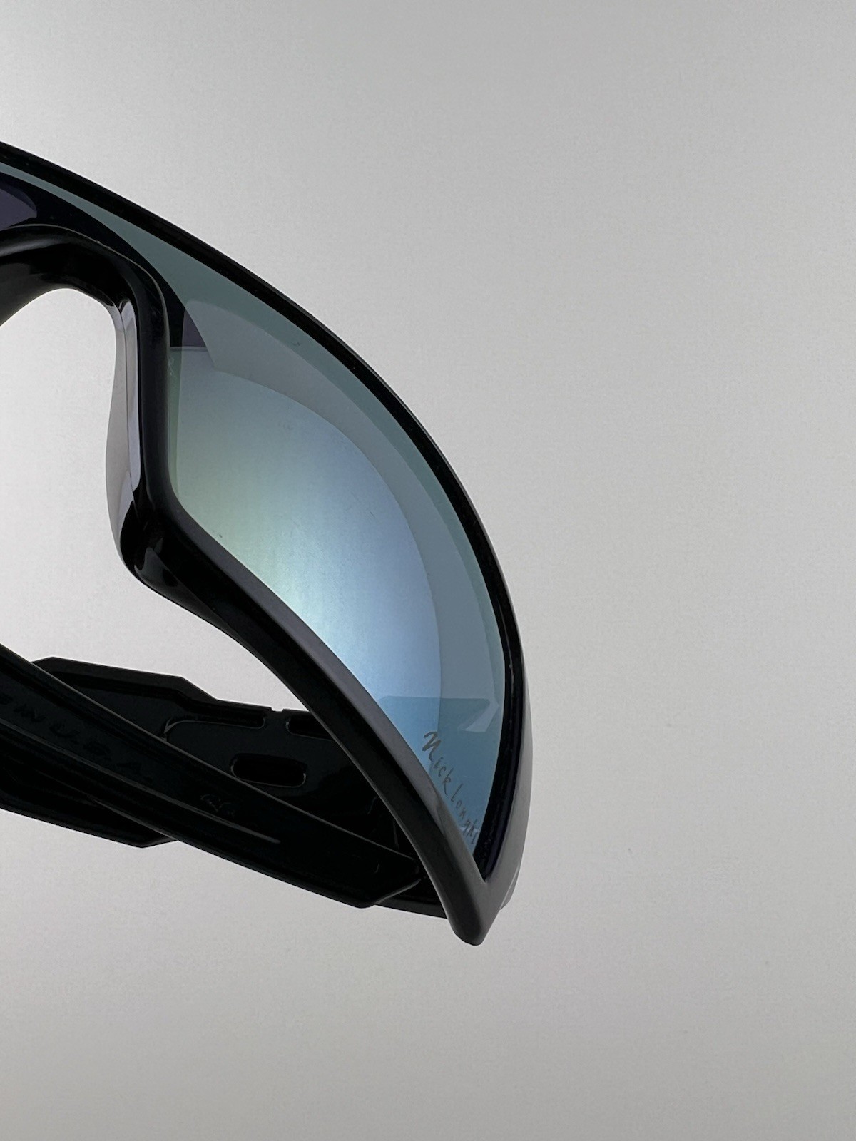 Oakley Oil Rig Polished Black Frame Emerald Iridium Lens Metallic Green Icons
