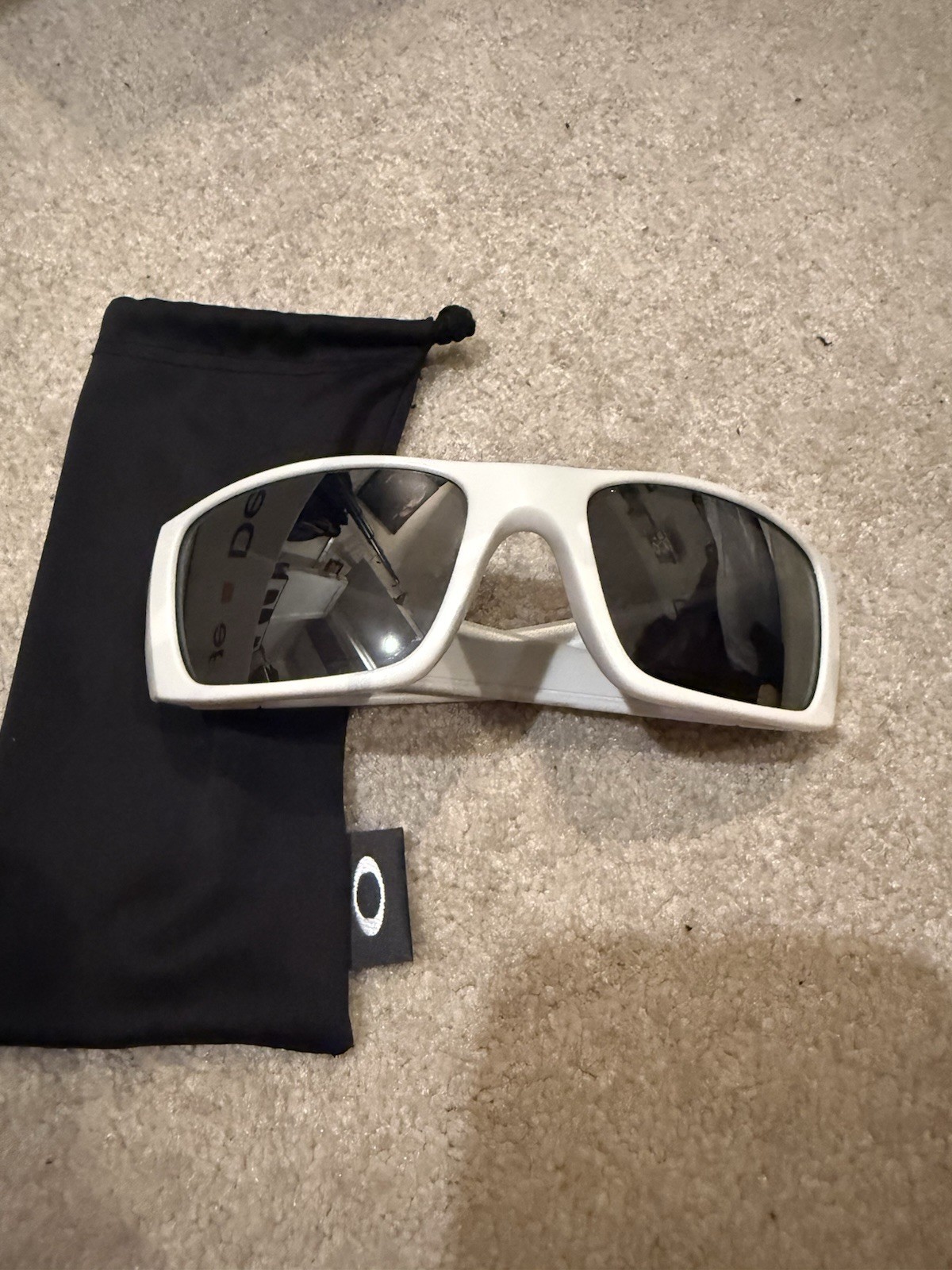 Oakley OO9096-G6 Men’s Wrap Sunglasses White Frame Gray Mirrored UV400 130mm
