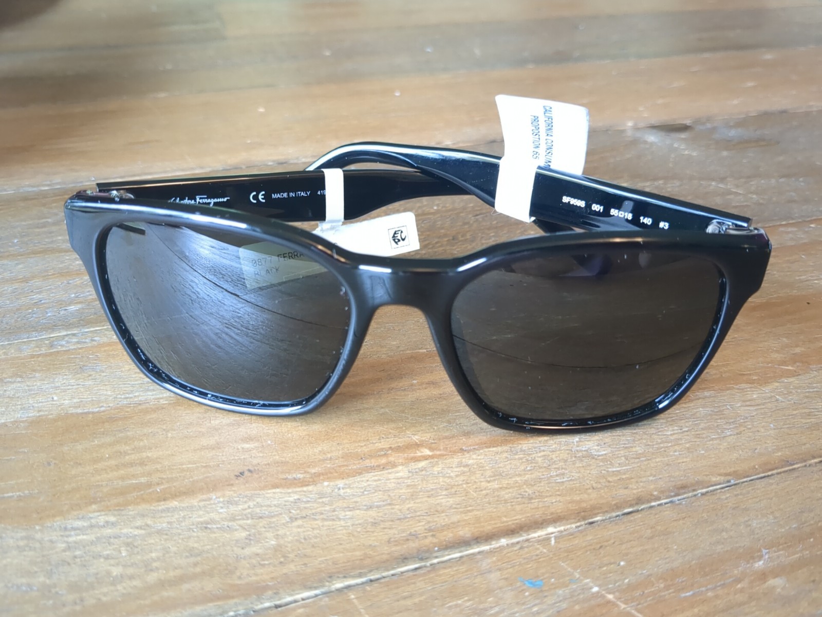 New Authentic Salvatore Ferragamo SF959S 001 Black Square Sunglasses