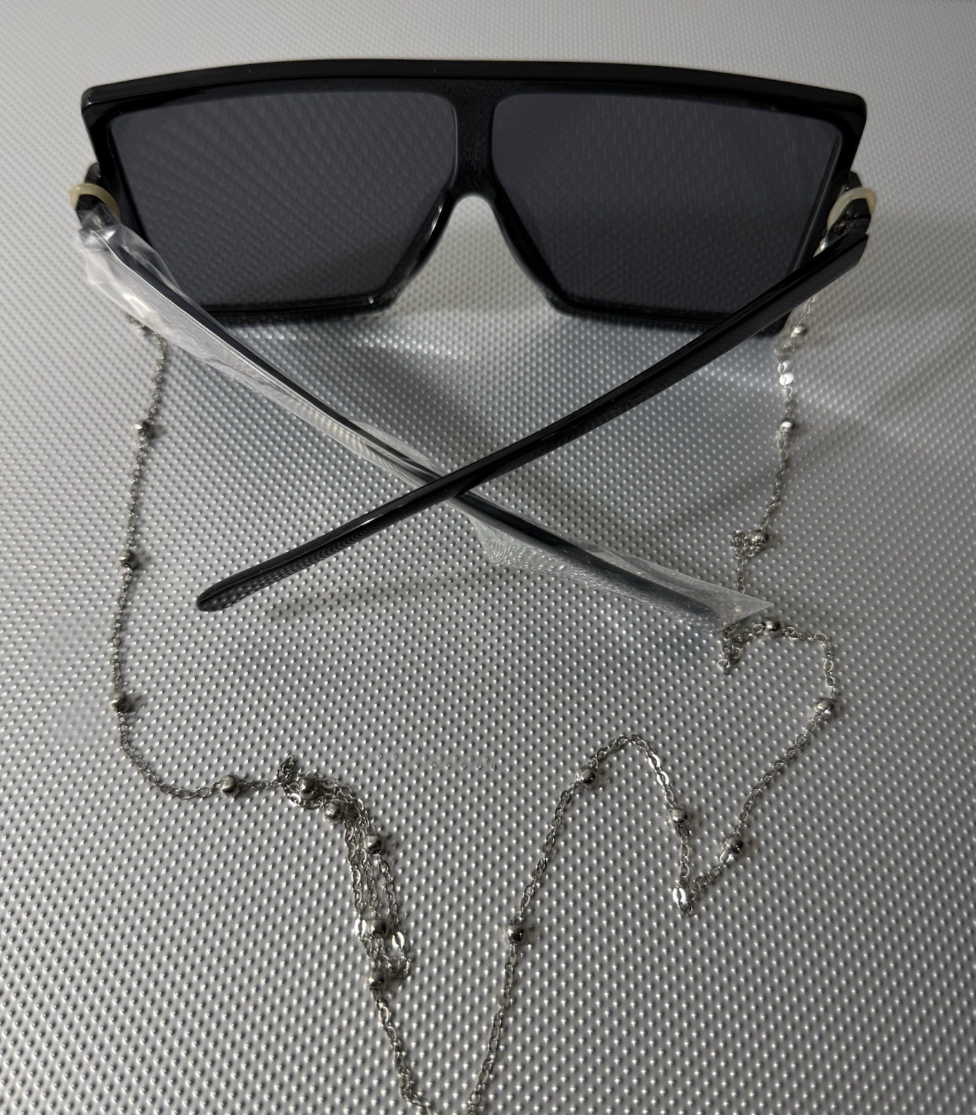 Men’s Oversized Square Sunglasses Black Plastic Frame Black Chain B1