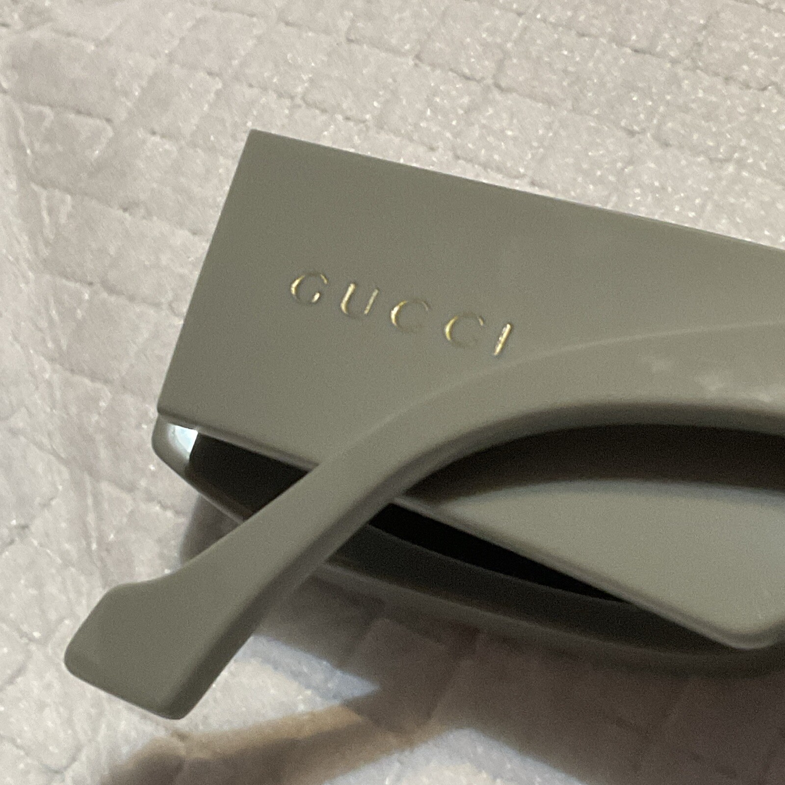 GUCCI GG1426S-001. 0GC002108 250001 54/19GucciGG1426S GRN SHN