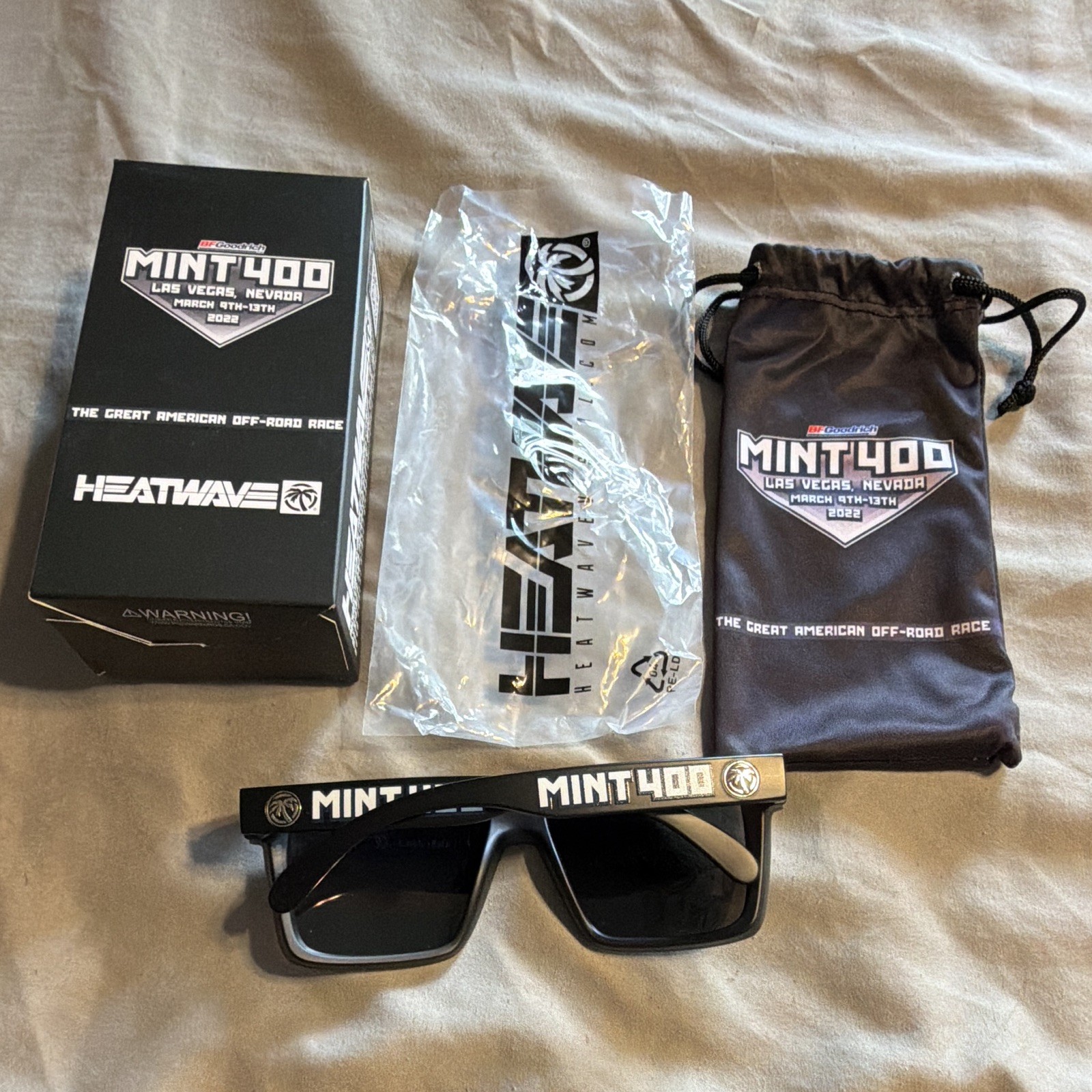 Heatwave Quatro Sunglasses Black Frame Mirrored Black Lens SE2022 + 5 Stickers