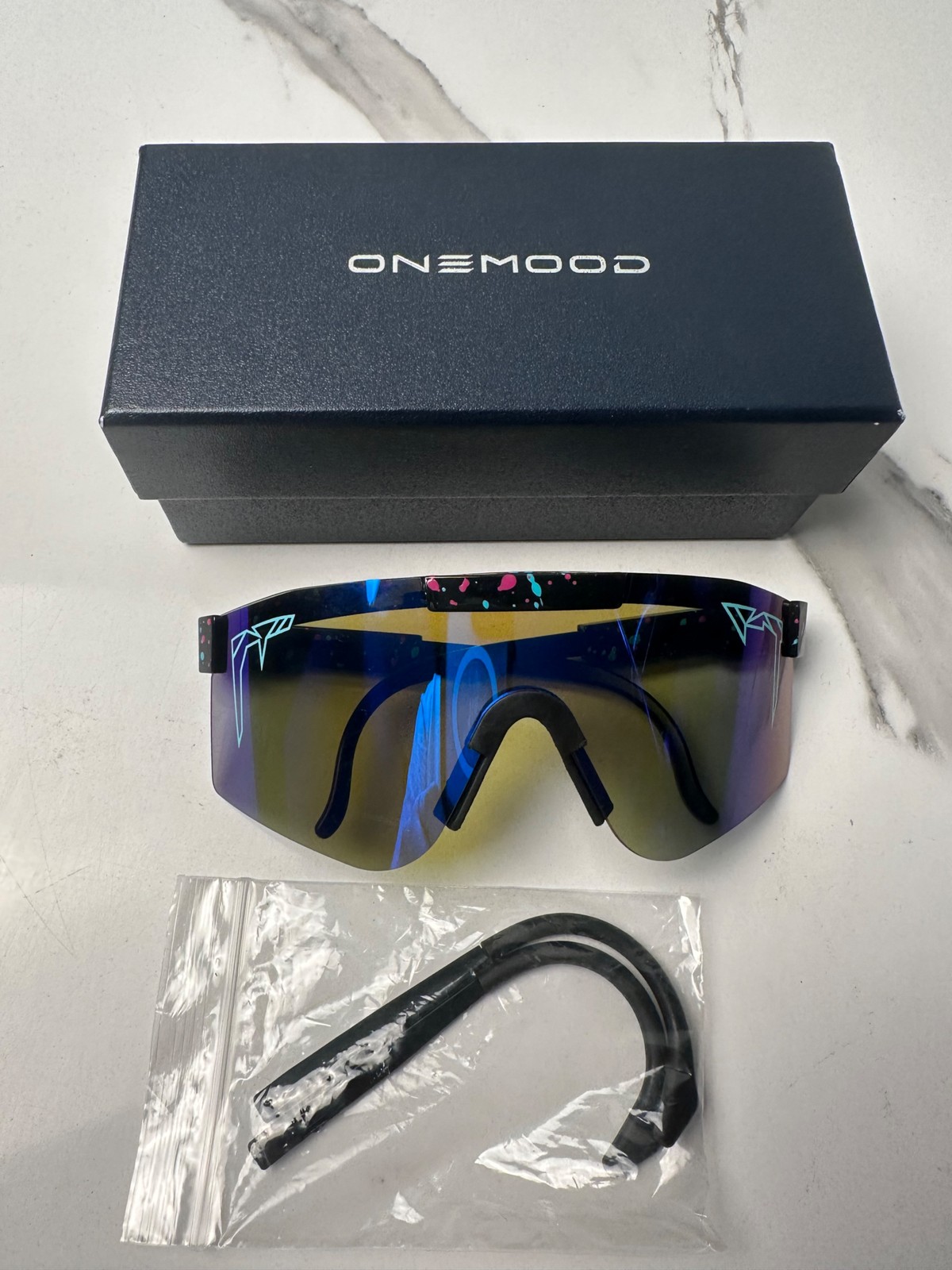 Onemood Oversized Shield Sunglasses Blue Iridescent Lens – Used