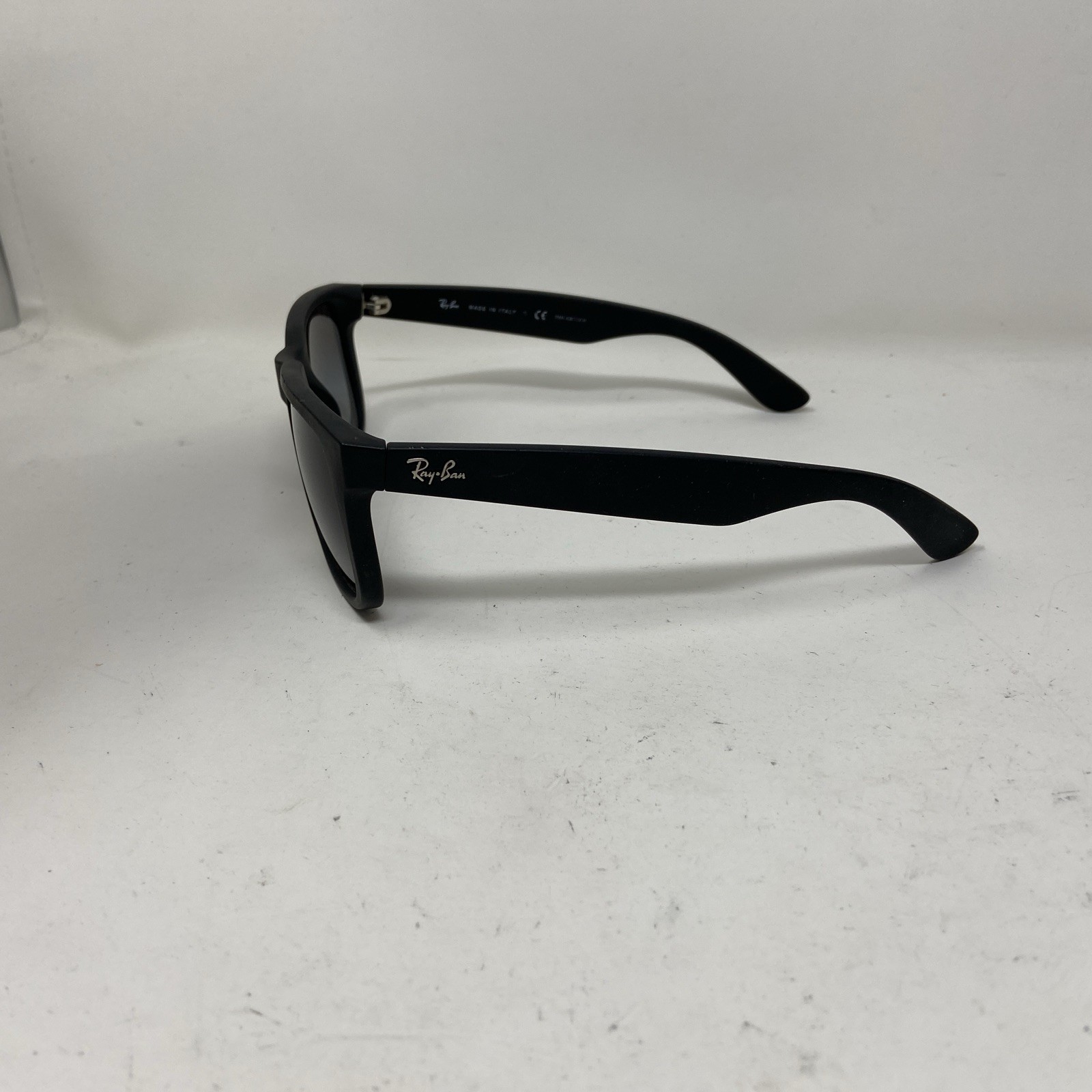Ray-Ban JUSTIN RB4165 622/T3 MATTE BLACK W/ GRAY POLARIZED LENS SUNGLASSES O906