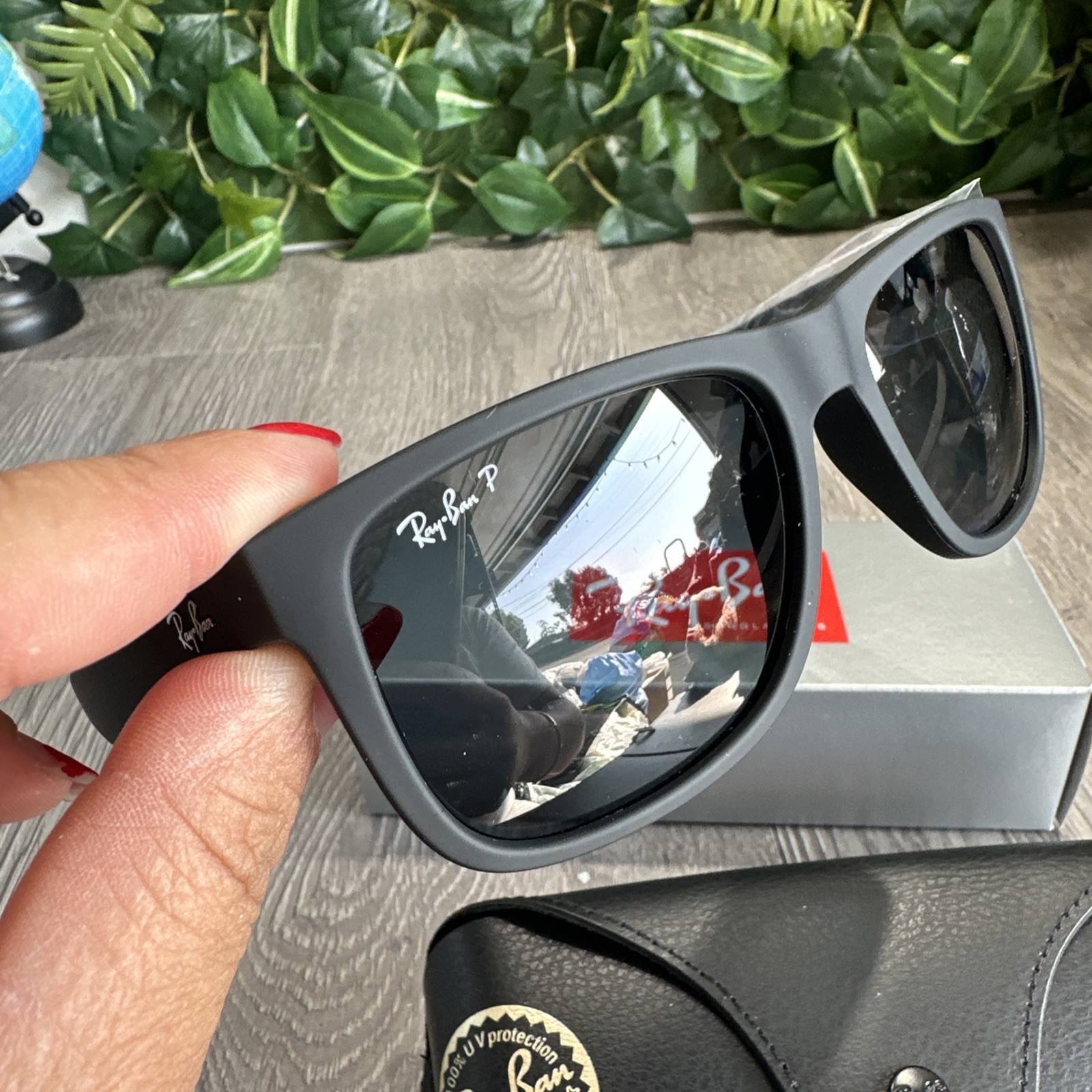 Ray-Ban Justin Matte Black Frame With Dark Blue Polarized Lenses RB4165 622/54