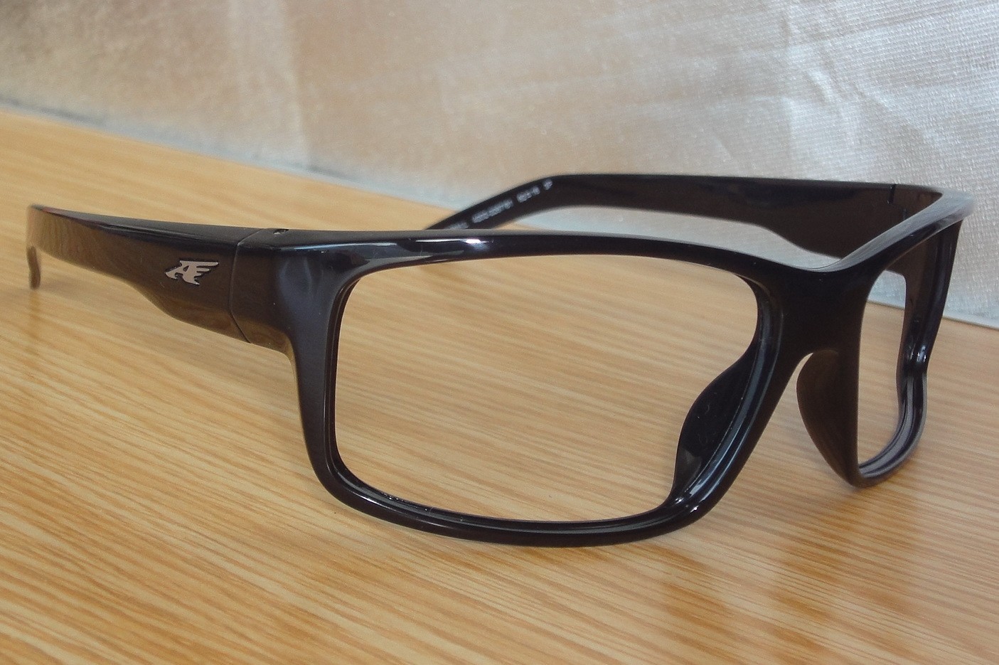 Arnette Fastball 4202-2267/81 Black mint frame/62mm-16 Polarized(Defective Lens)