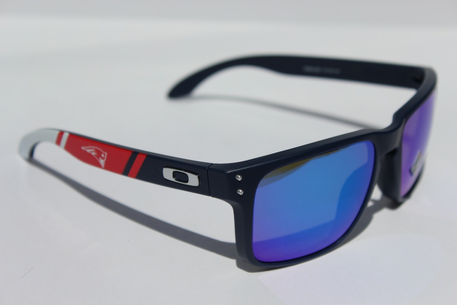 OAKLEY Holbrook Sunglasses NFL New England Patriots Navy/Sapphire OO9102-S3