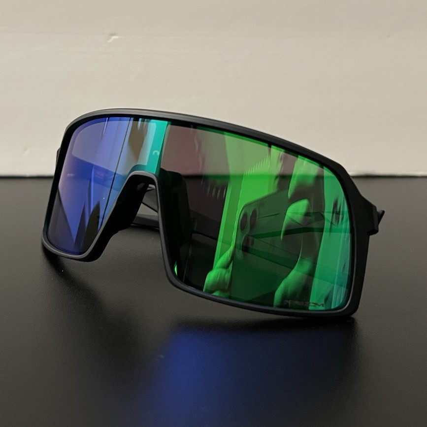 Oakley Men’s Shield Sunglasses Black Plastic Frame Mirrored Green Lens Set