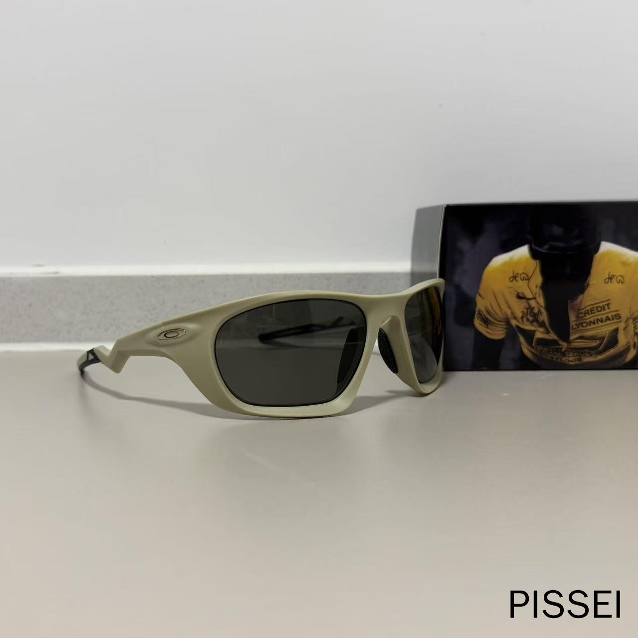 Oakley Lateralis 9431 Sports Sunglasses, Beige Frame with Prizm Black Lenses