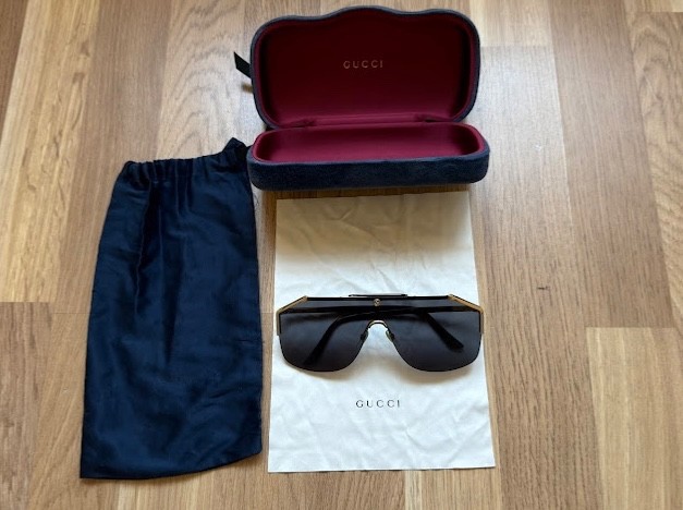 Gucci GG0291S 001 Shield Sunglasses Black Gold Gray Lens Made in Italy
