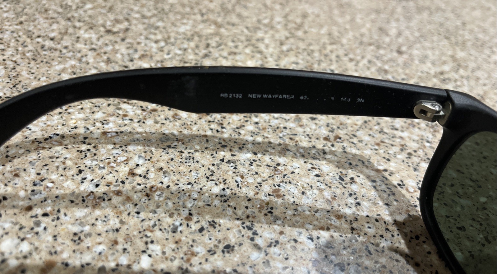 Ray-Ban RB2132 New Wayfarer Black Green G-15 Sunglasses 52-18 Italy