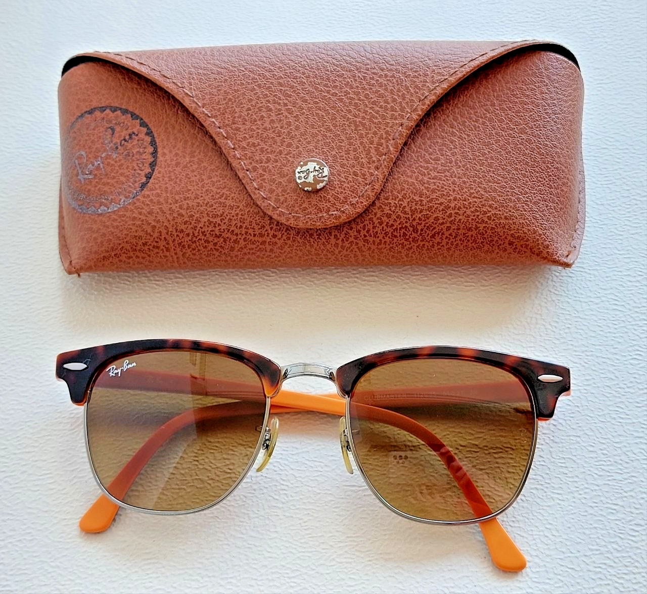 Rare Collectible Ray‑Ban Clubmaster RB3016 1126/85 51mm Orange Transparent Brown