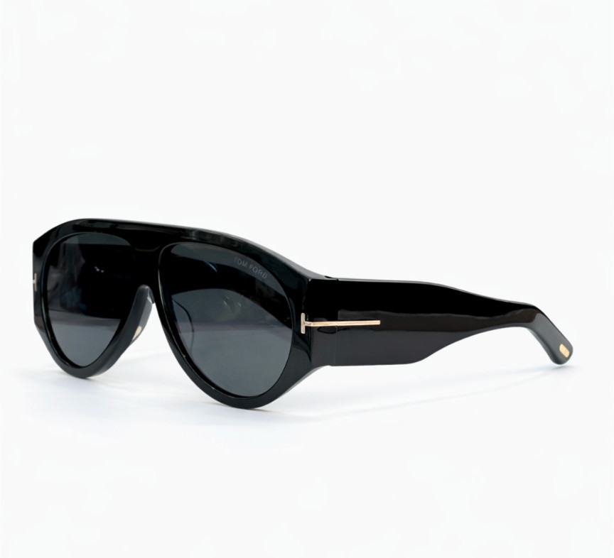 Tom Ford Bronson Sunglass TF1044 Black lens 60-12-140mm New