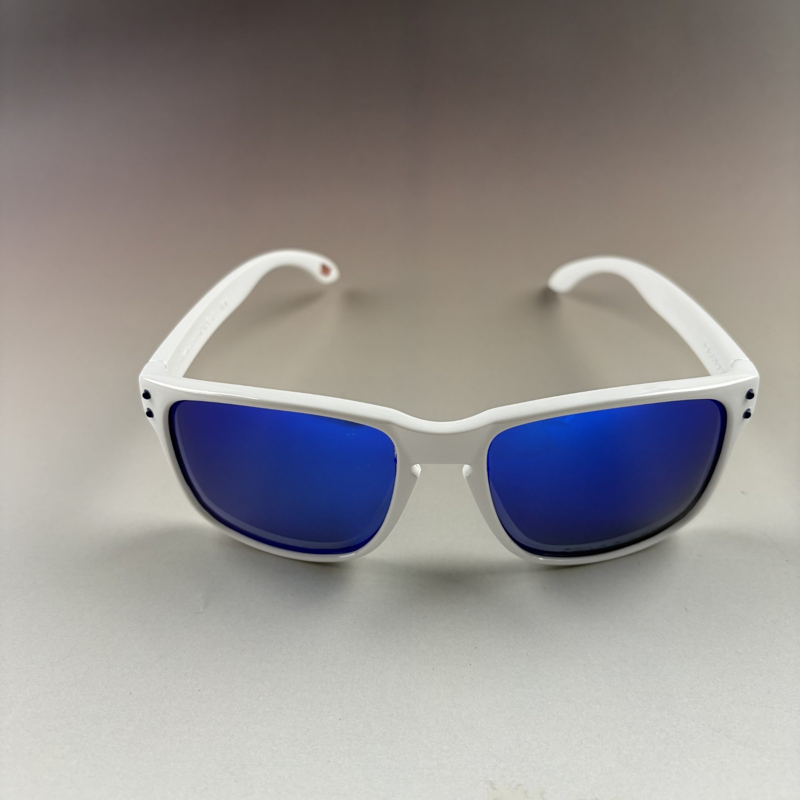 Oakley Holbrook Polarized Sunglasses – White/Blue