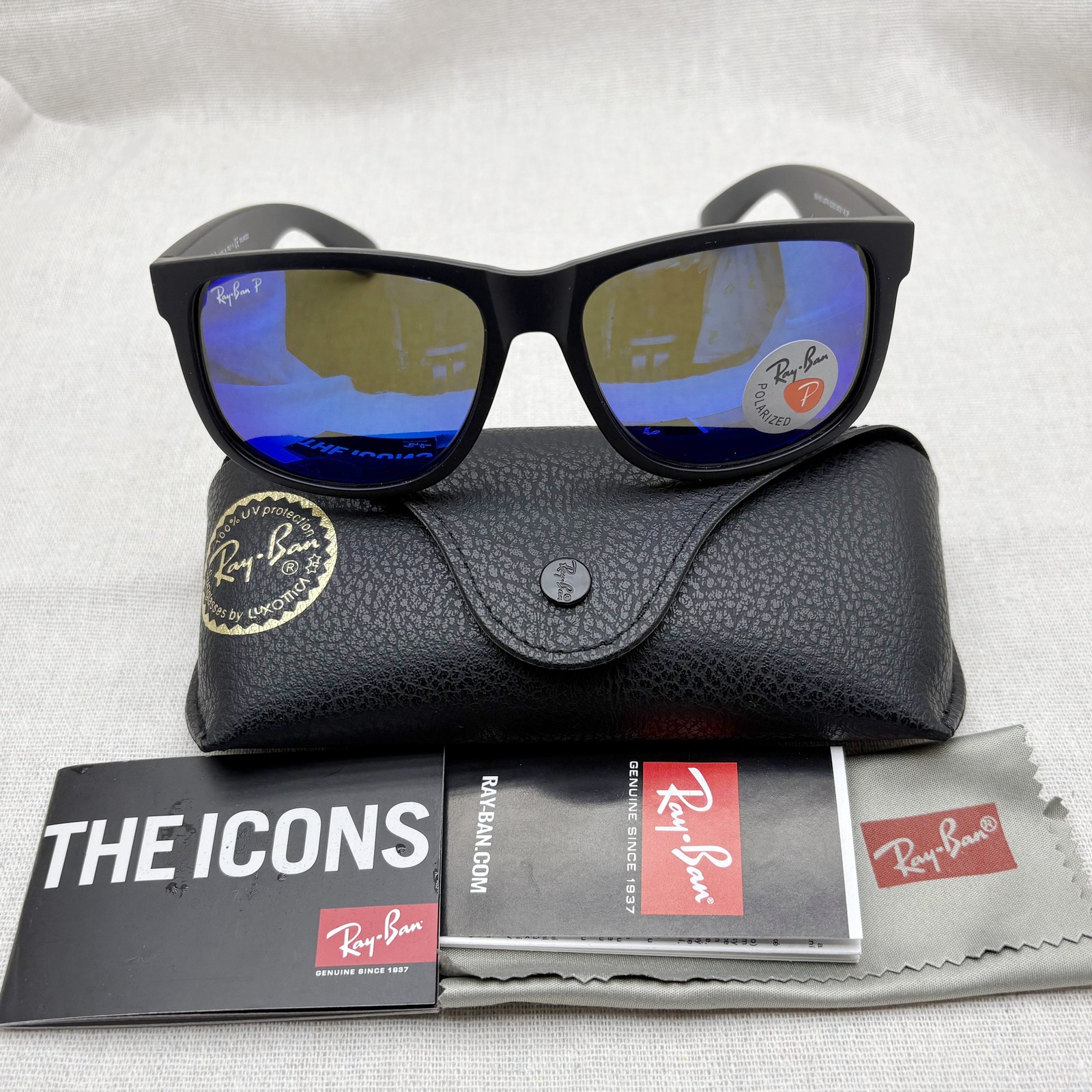 Ray-Ban Classic Polarized sunglasses Justin RB4165 622/55 Blue Lens Black Frame