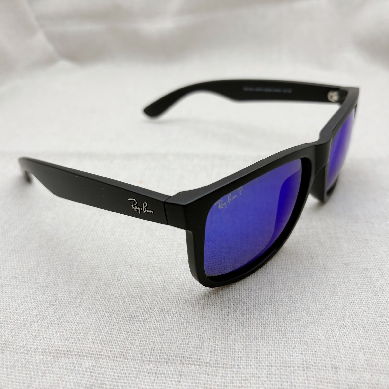 Ray-Ban Classic Polarized sunglasses Justin RB4165 622/55 Blue Lens Black Frame