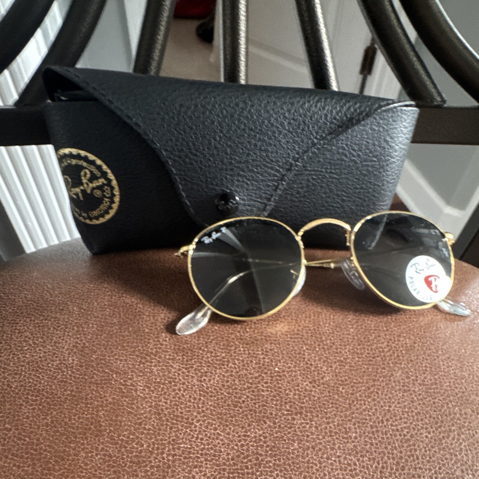 Ray-Ban Round Polarized Sunglasses Gold Metal Frame Black Glass Lenses w/ Case