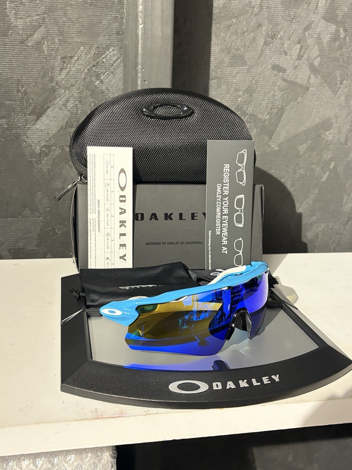 NEW Oakley 009208 Radar Ev Path Men’s Sunglasses – Prizm
