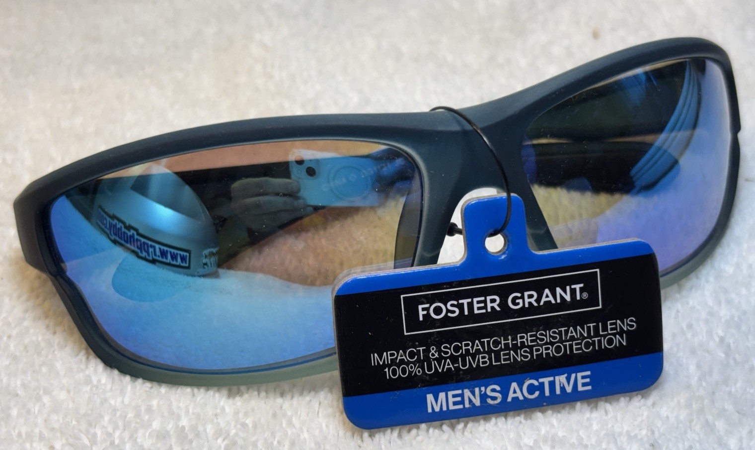 Foster Grant Men’s Polarized Sunglasses Blue Mirror Lens NWT