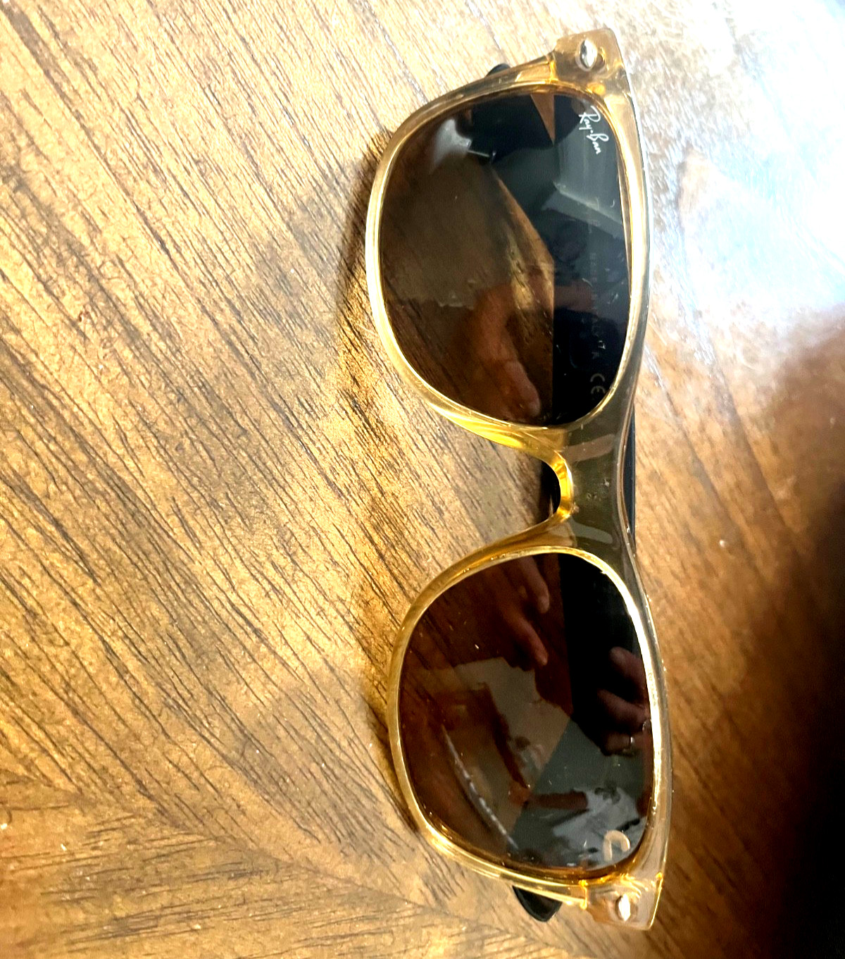 Ray-Ban Wayfarer Black Frame Green Lens Sunglasses – RB2132