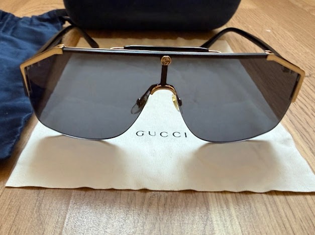 Gucci GG0291S 001 Shield Sunglasses Black Gold Gray Lens Made in Italy