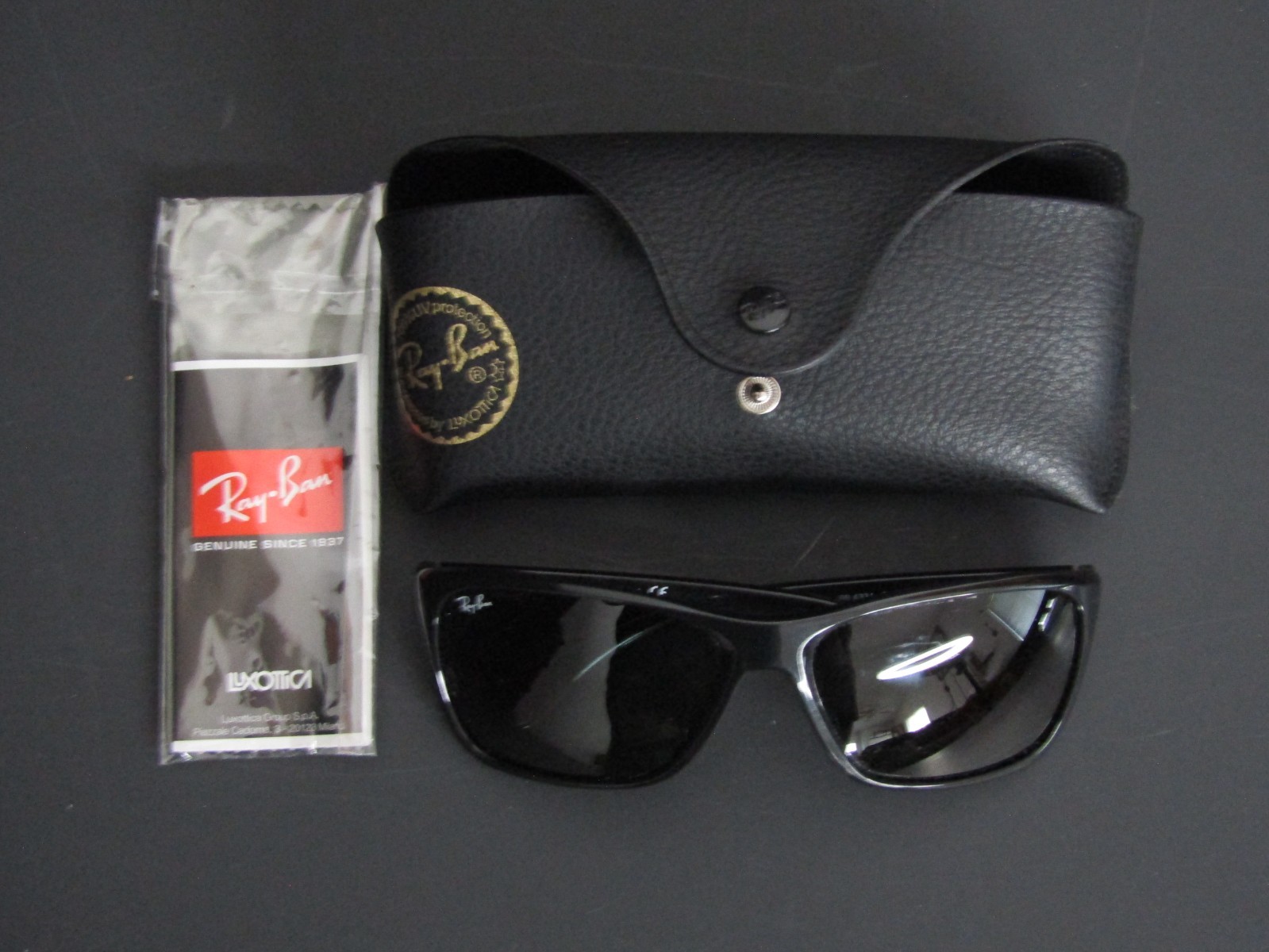 RAY-BAN RB4331 601/71 SUNGLASSES POLISHED BLACK 61-16-135 ITA;;Y CASE CLEANER