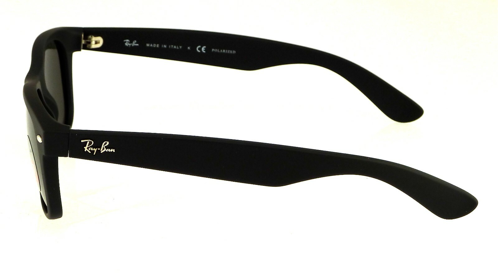 Ray-Ban New Wayfarer Matte Black Rubber l Polar Green G-15XLT RB2132 622/58 52mm