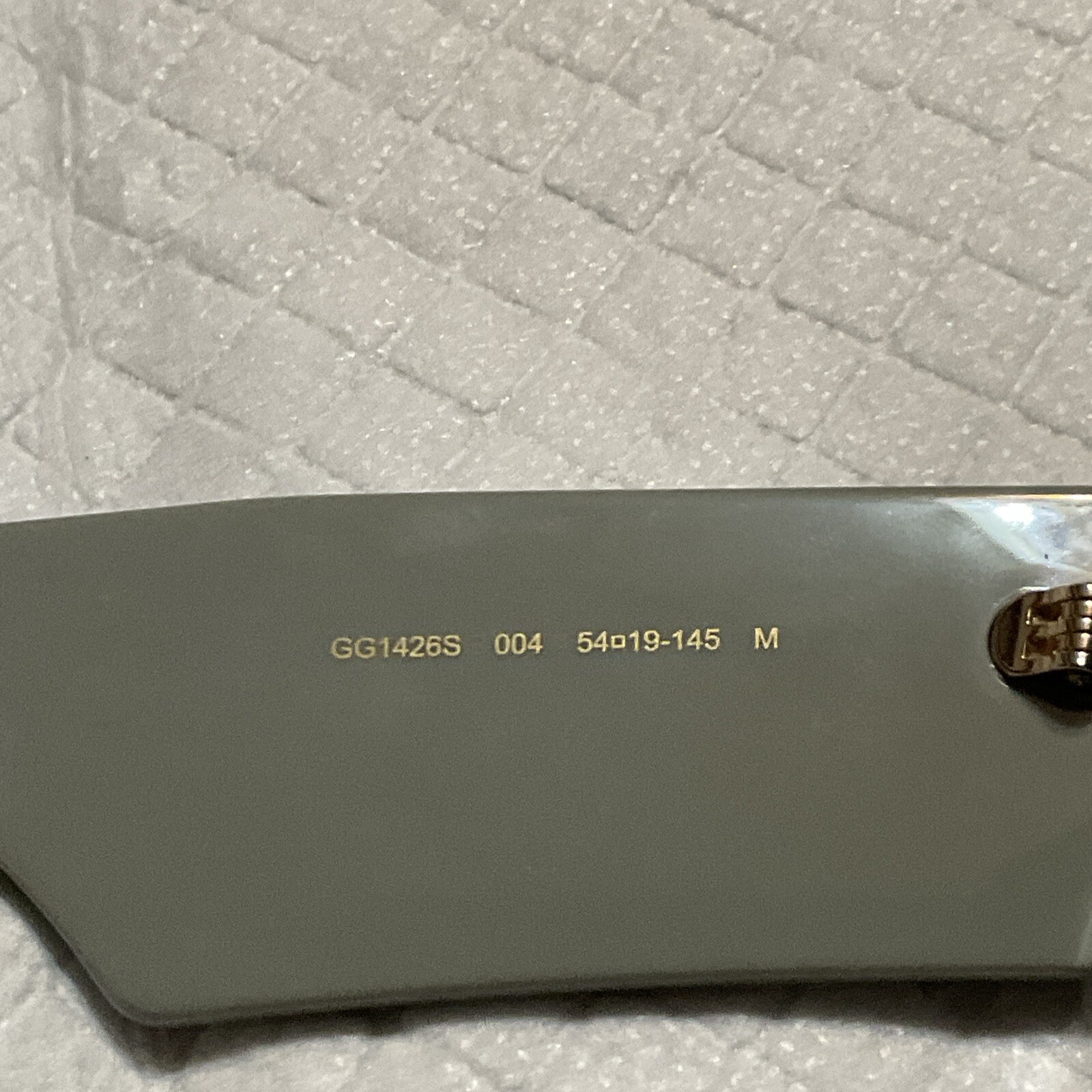 GUCCI GG1426S-001. 0GC002108 250001 54/19GucciGG1426S GRN SHN