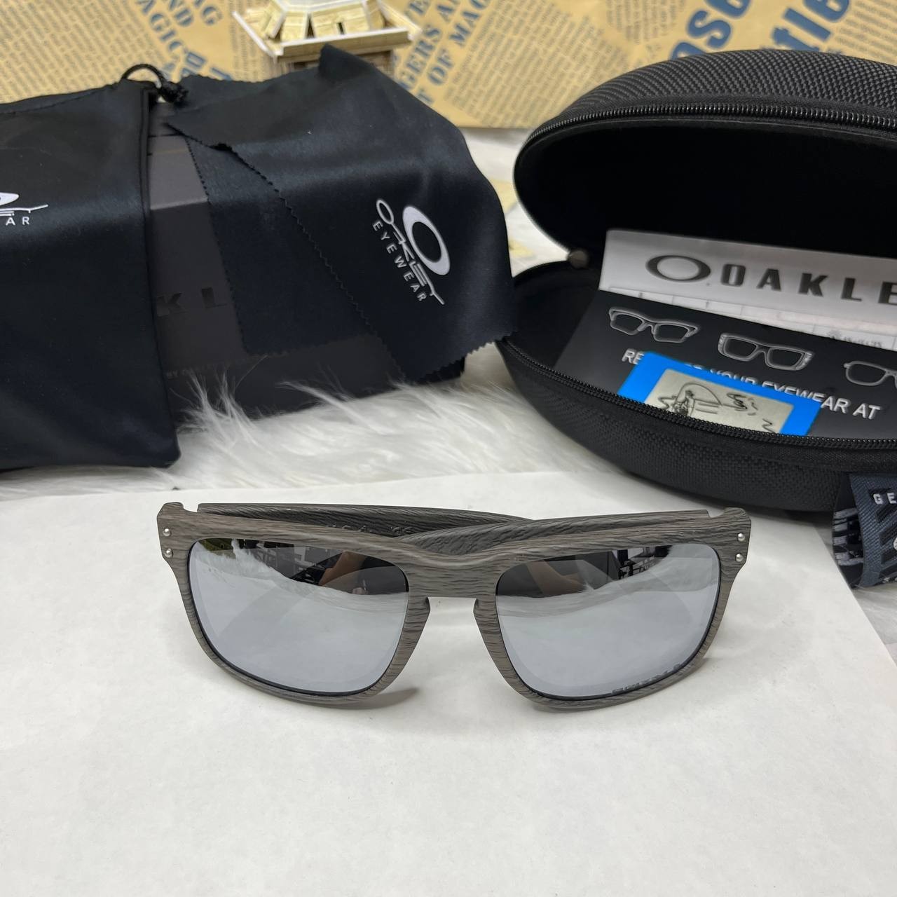 Oakley Holbrook Sunglasses Grey Woodgrain Frame Silver Mirror Polarized OO9102