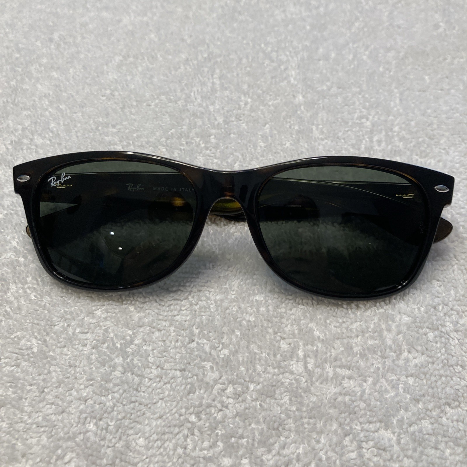 Brand New Authentic Ray Ban New Wayfarer RB2132 Sunglasses W/case