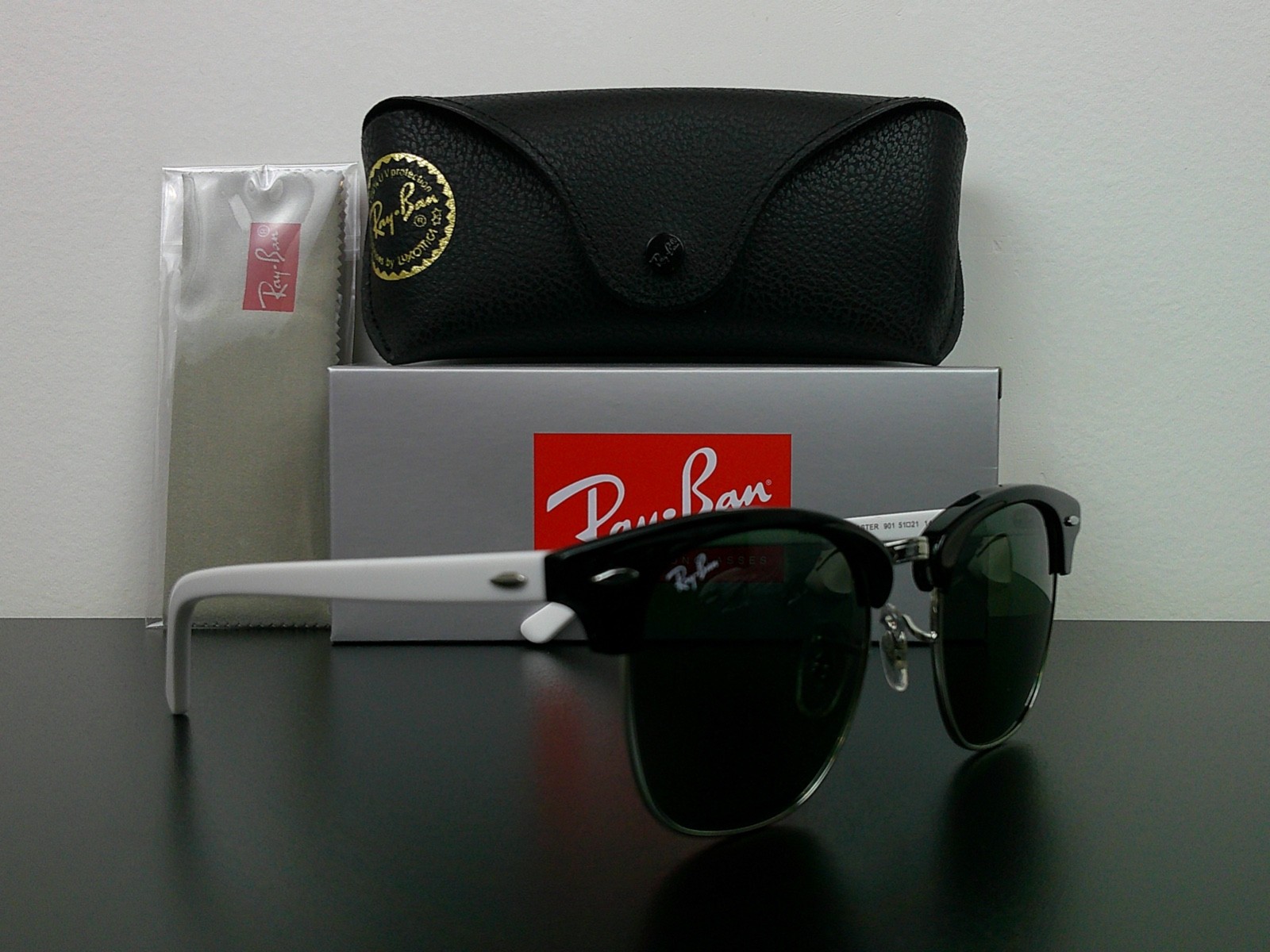 Ray-Ban RB3016 Clubmaster Sunglasses Black/White & Silver G-15 51mm Never Worn