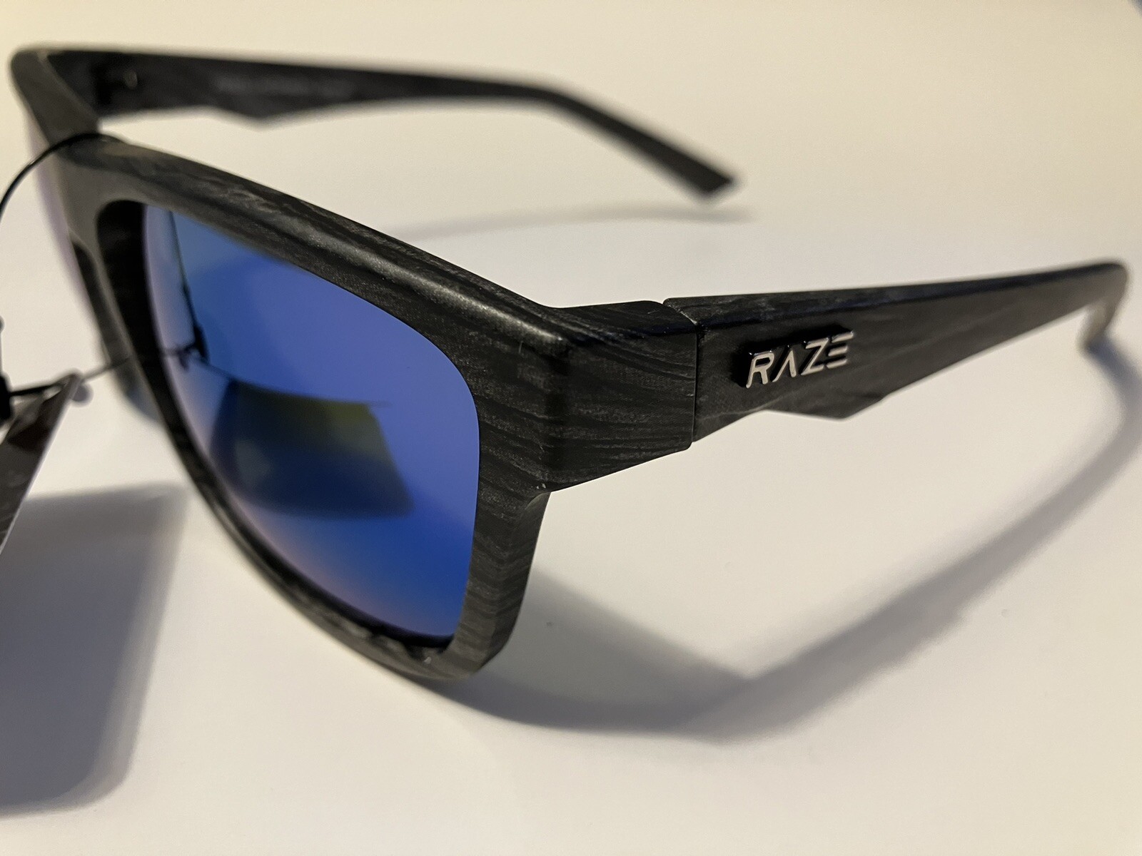 RAZE Eyewear Sunglasses Castaway Gray Wood grain Mirrored 29325 WM129