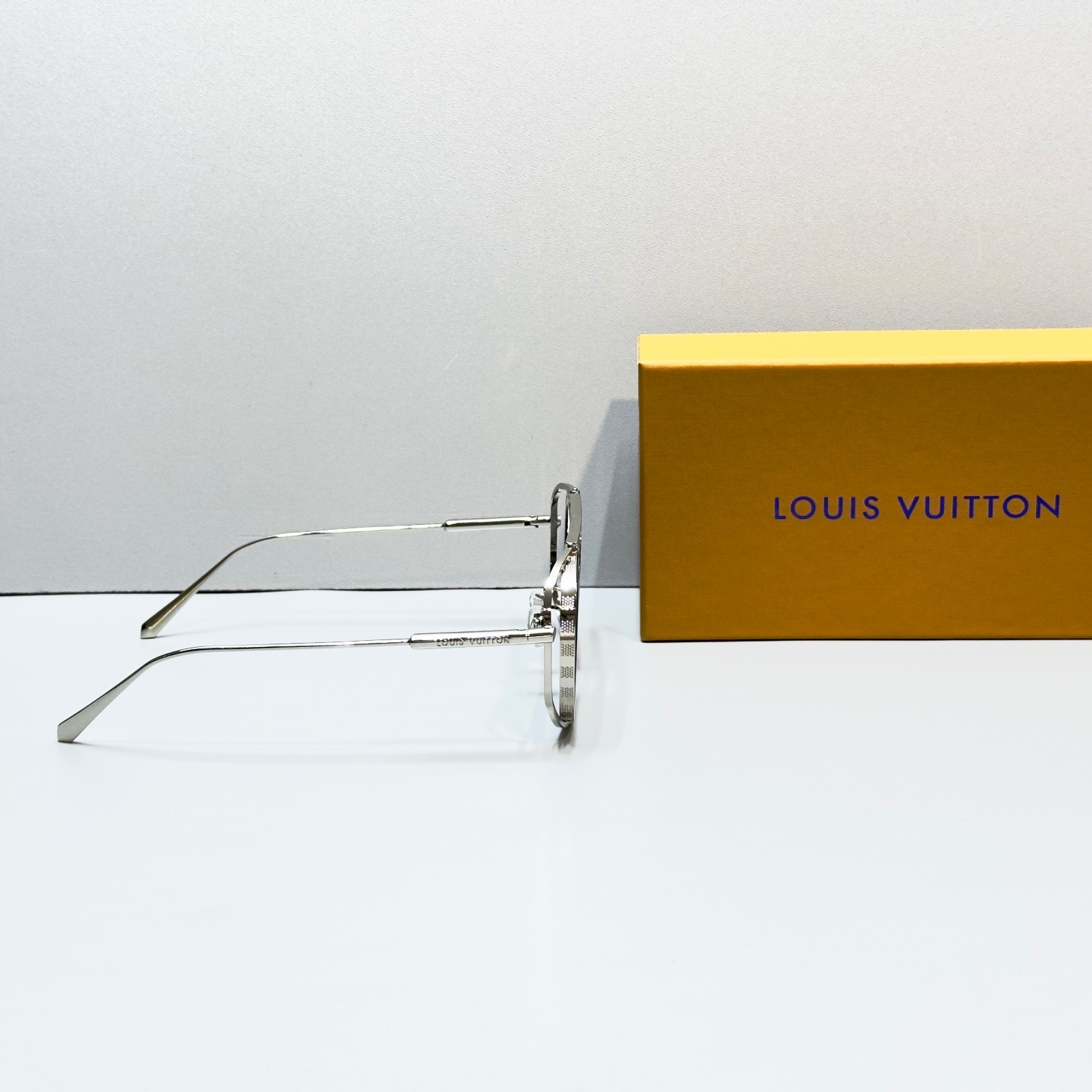 Louis Vuitton Z2213U Super Vision Pilot Sunglasses Silver Titanium