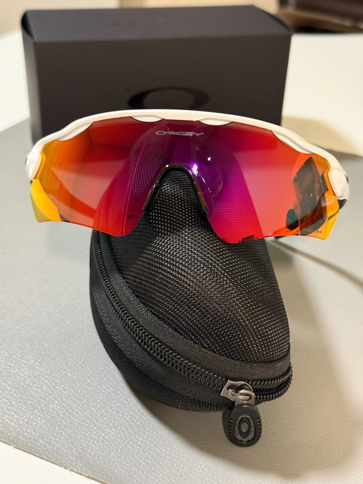 New Oakley RADAR EV PATH OO9208 Polished White Frame W/PRIZM RED LENSIN BOX