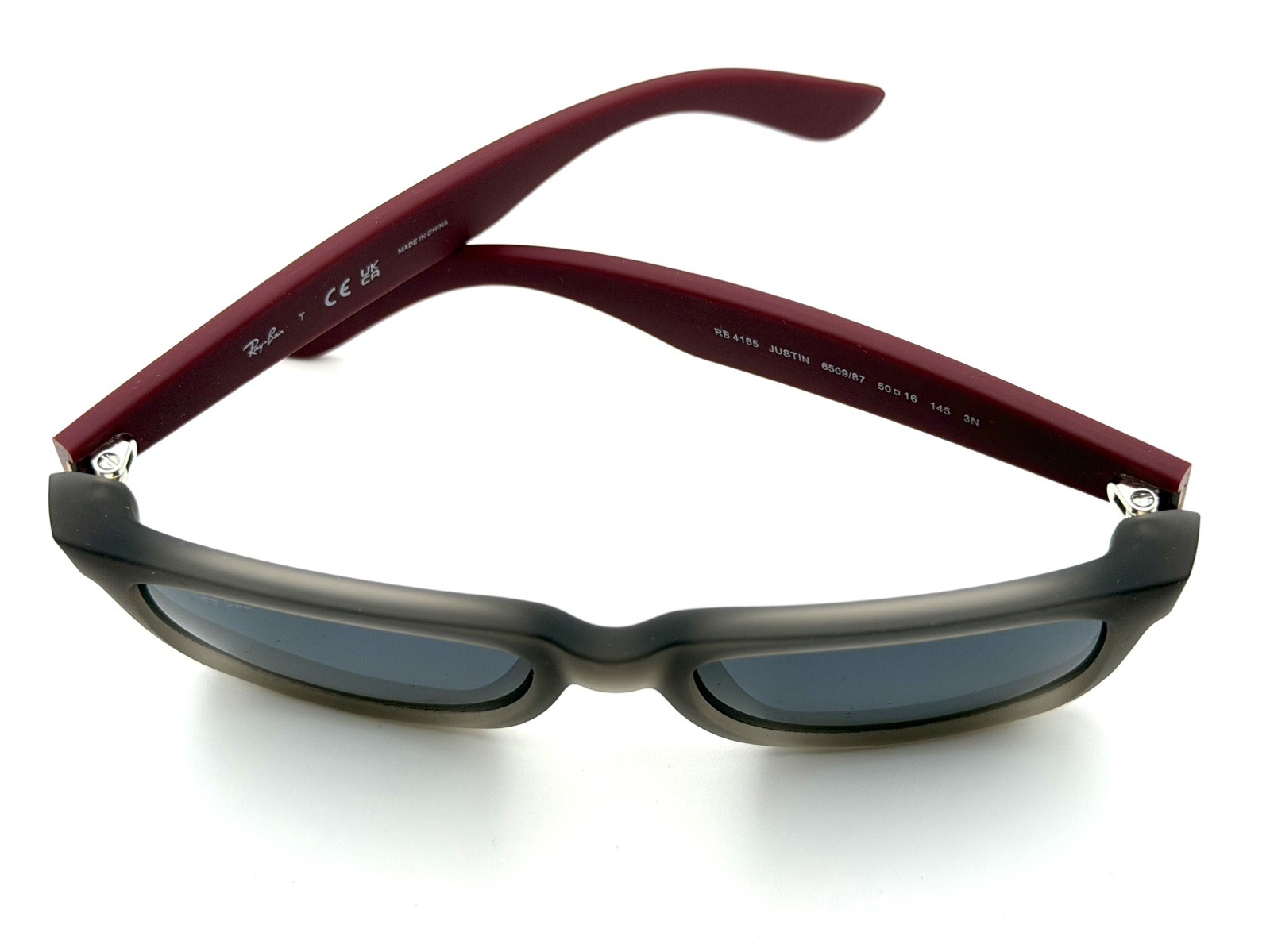 Ray-Ban RB4165 Justin Rubber Grey 6509/87 Sunglasses NEW w/ Defect