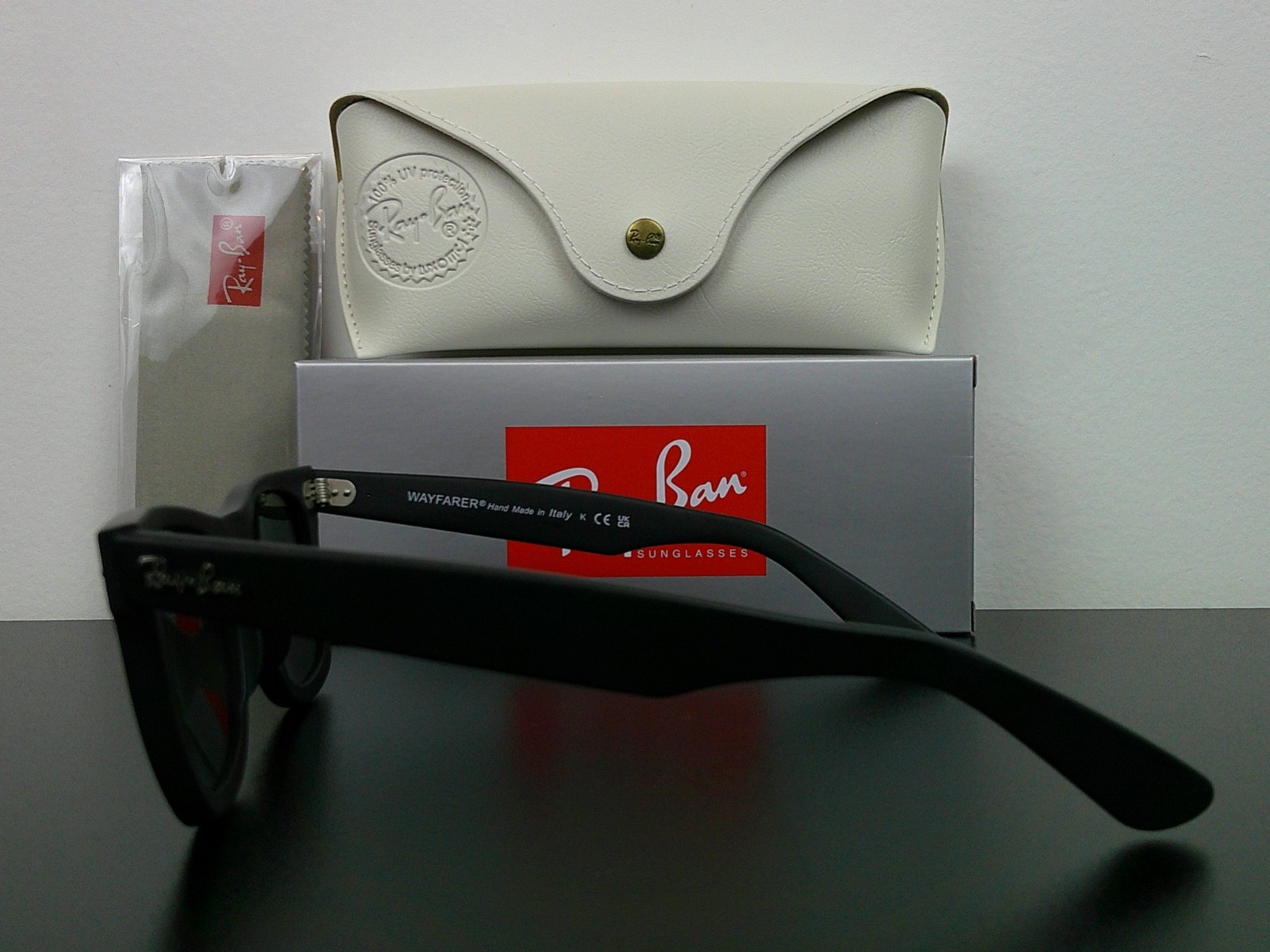 Ray-Ban RB2140 Wayfarer Classic Sunglasses Matte Black G-15 50mm Never Worn