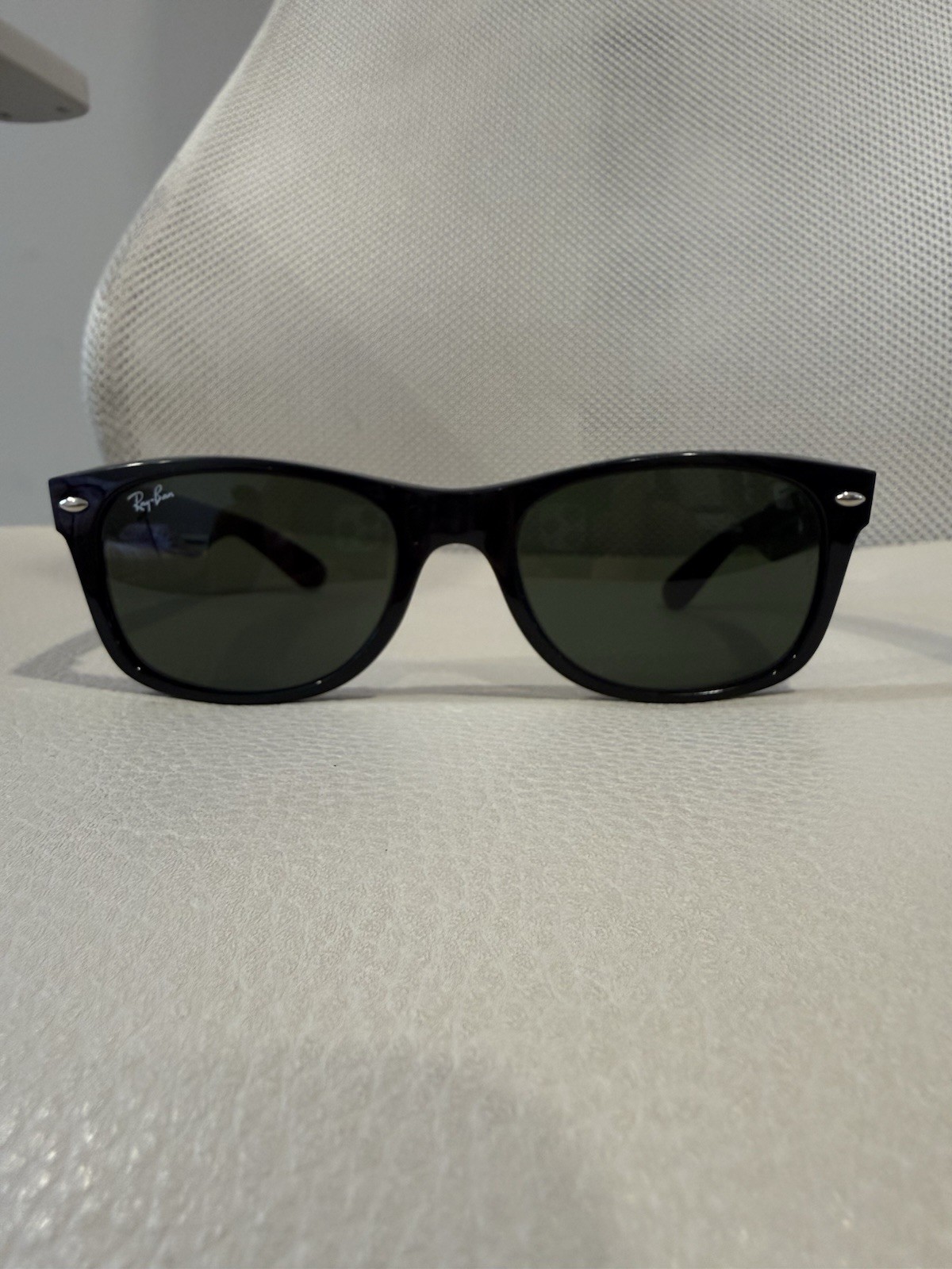 Ray-Ban RB2132 New Wayfarer Sunglasses Black Green Lenses Authentic