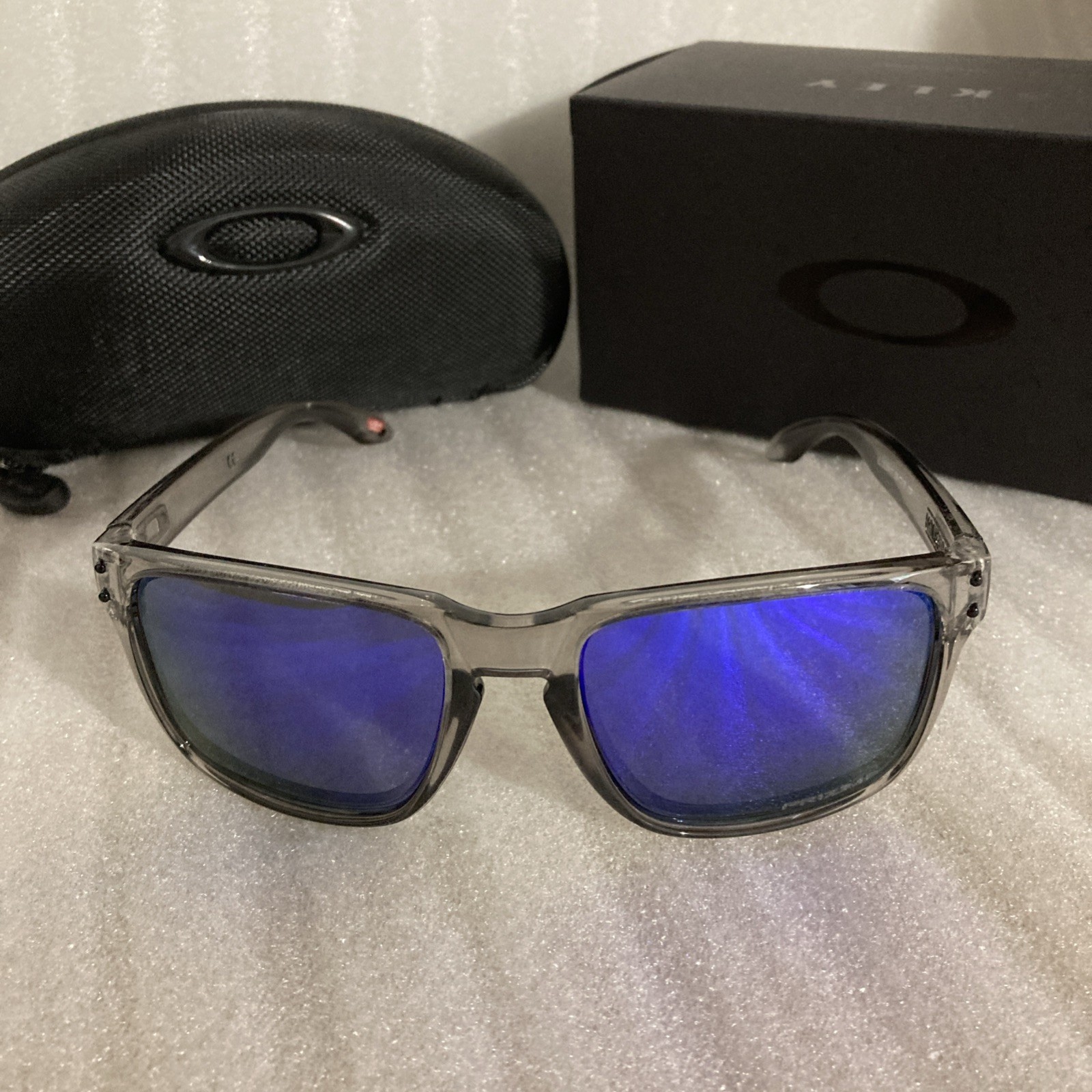 Oakley Men’s Holbrook XL Sunglasses Blue Lenses Polarized New With Case