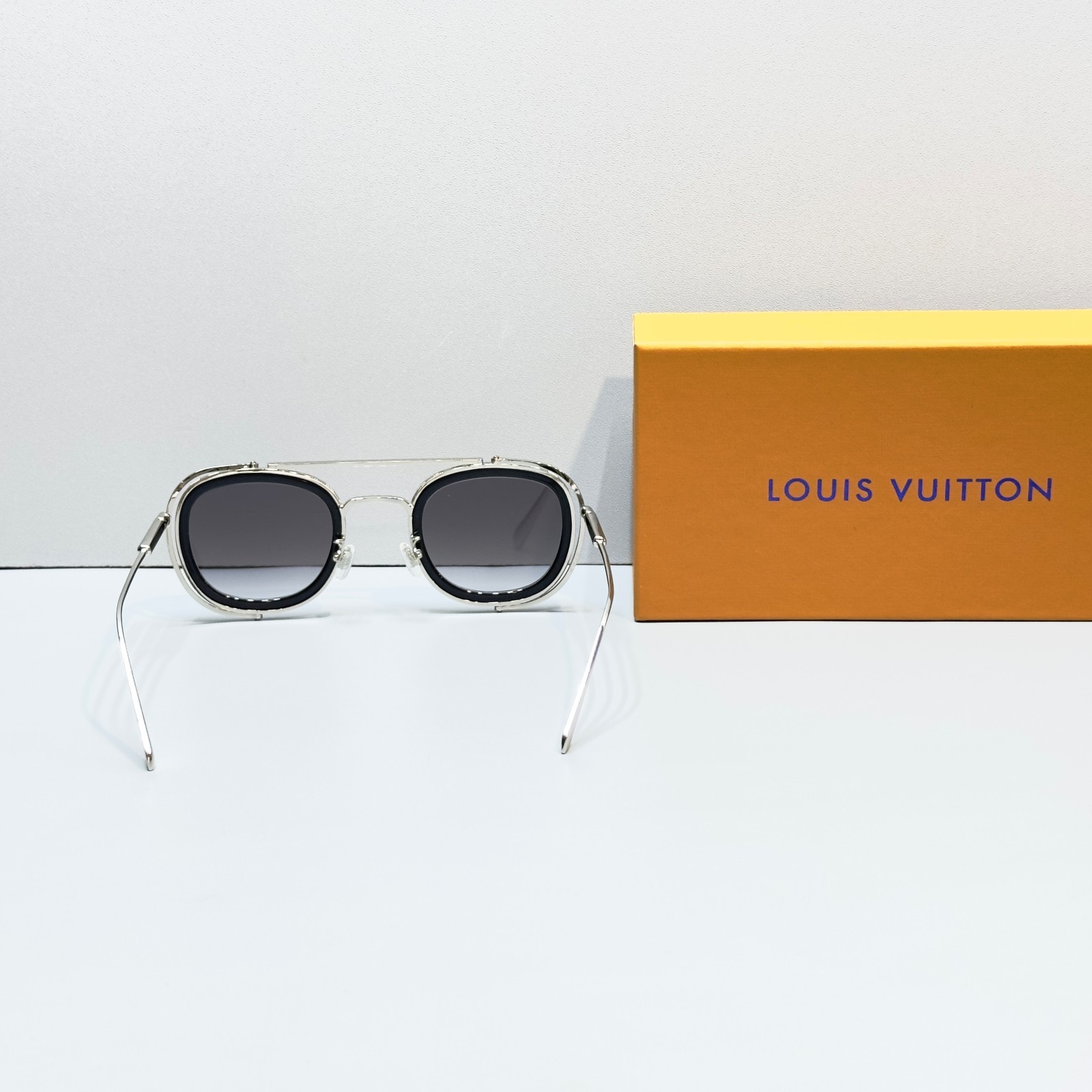 Louis Vuitton Z2213U Super Vision Pilot Sunglasses Silver Titanium