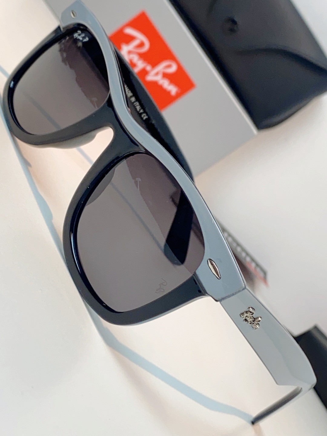 Ray‑Ban RB2140 Wayfarer Sunglasses 50‑22‑150 Two‑Tone Polarized Unisex