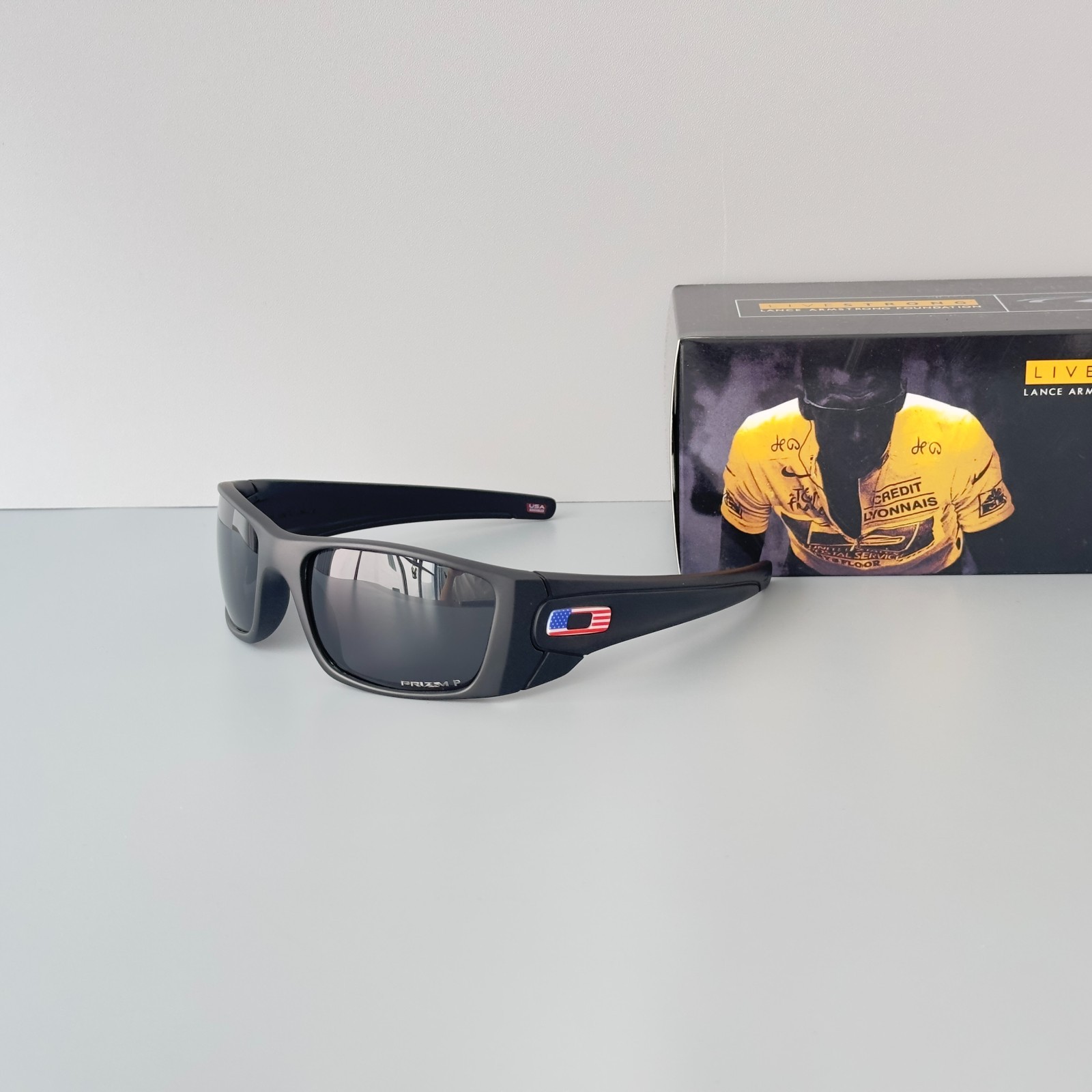 Oakley Fuel Cell OO9096 Sport Sunglasses Matte Black Gray Lens w/ Box