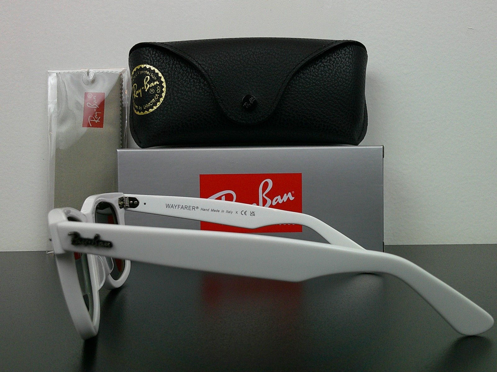 Ray-Ban RB2140 Original Wayfarer Classic Sunglasses White G-15 50mm Never Worn